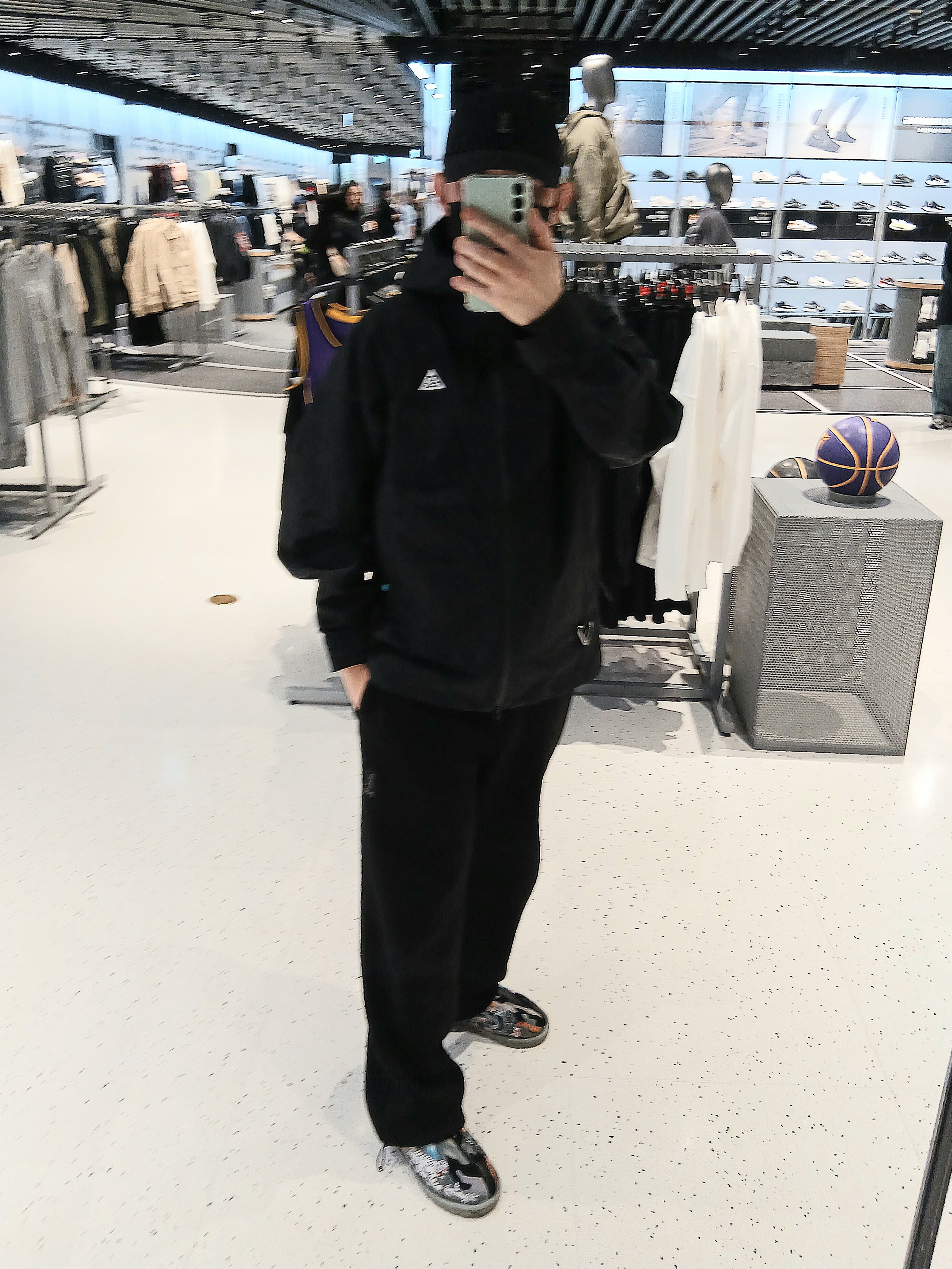 Nike ACG Morpho Storm-Fit ADV Rain Jacket Black - Asia, UGG x Palace Tasman Slipper Black Camo 착용 스타일 - 3