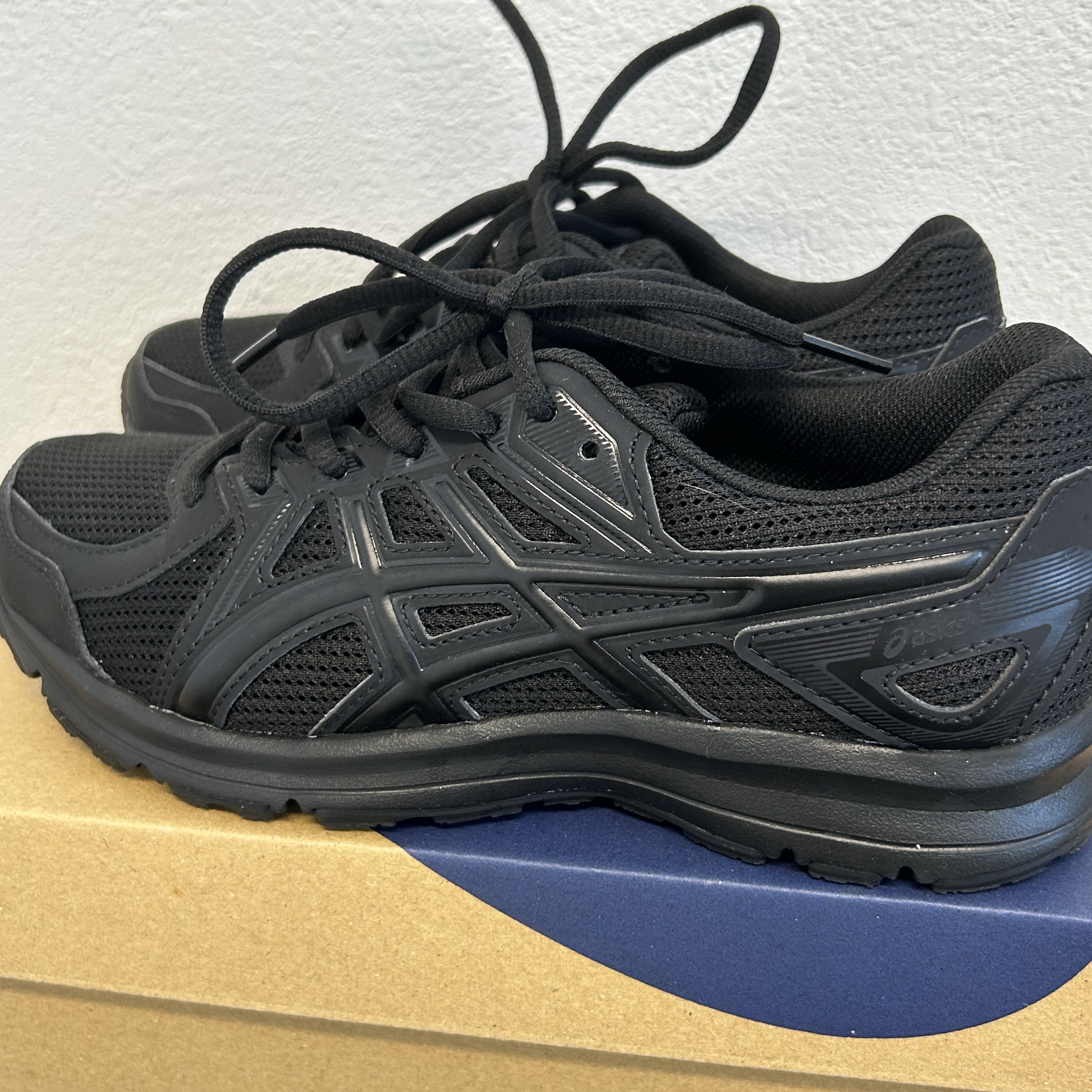 Asics Jog 100 2 Black - 4E Extra Wide 착용 스타일