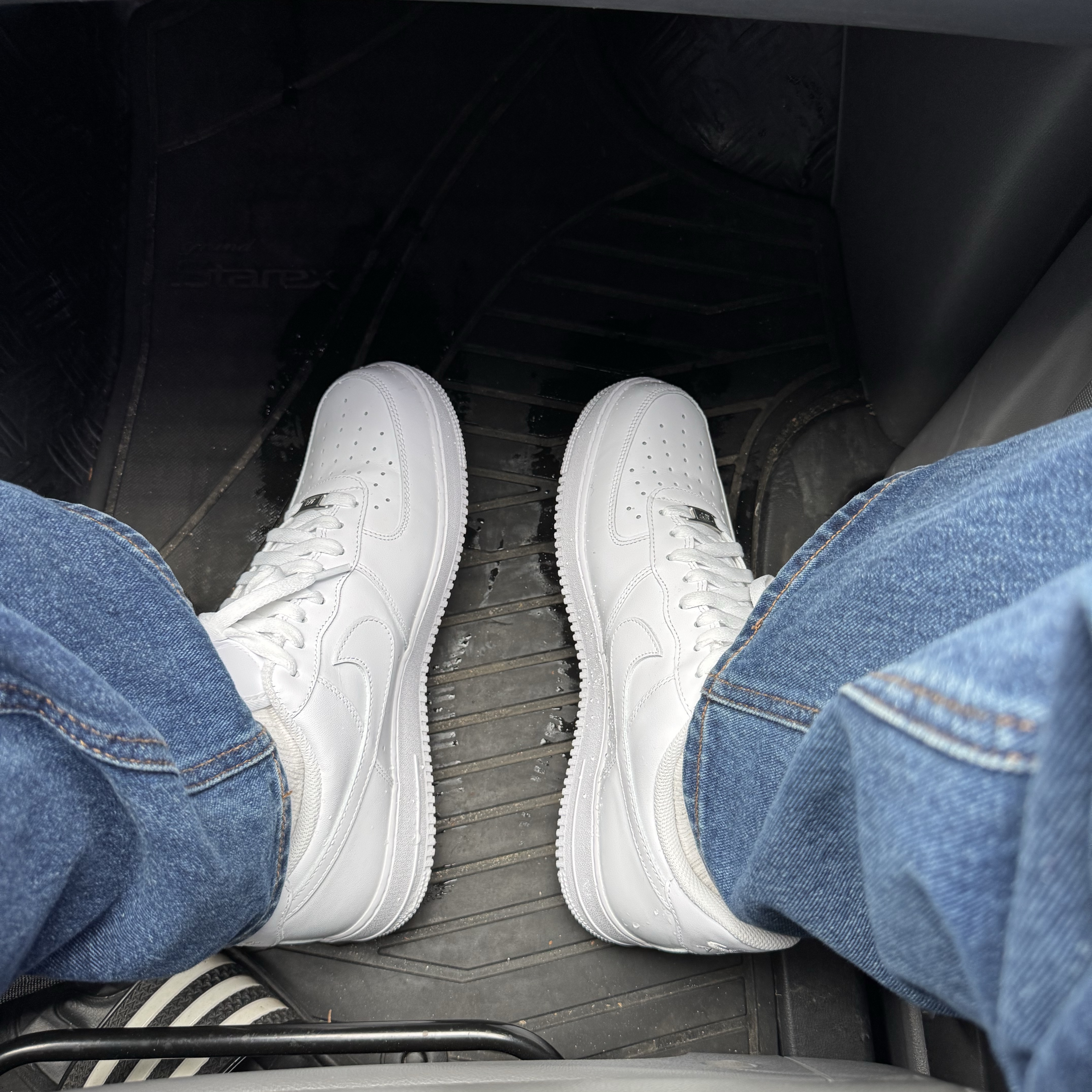 Nike Air Force 1 '07 Low White 착용 스타일 - 2