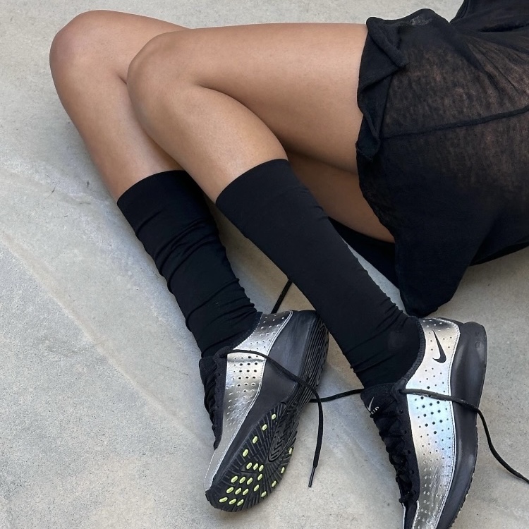 (W) Nike Air Superfly Metallic Silver and Black 착용 스타일 - 2