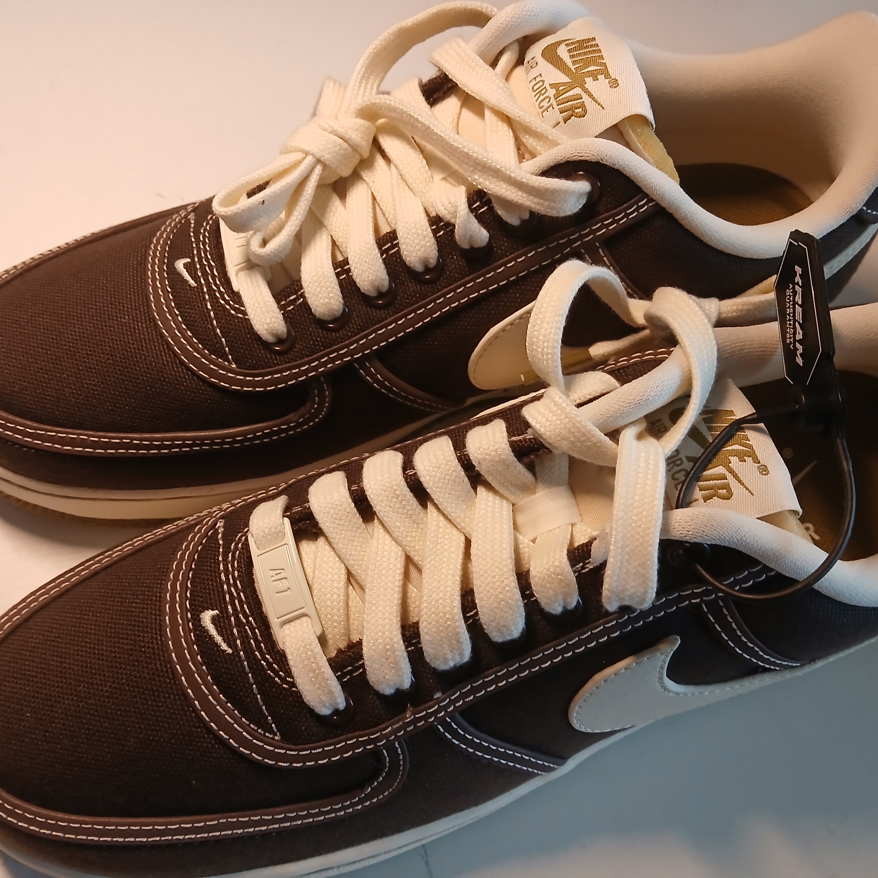 Nike Air Force 1 '07 PRM Baroque Brown Coconut Milk 착용 스타일