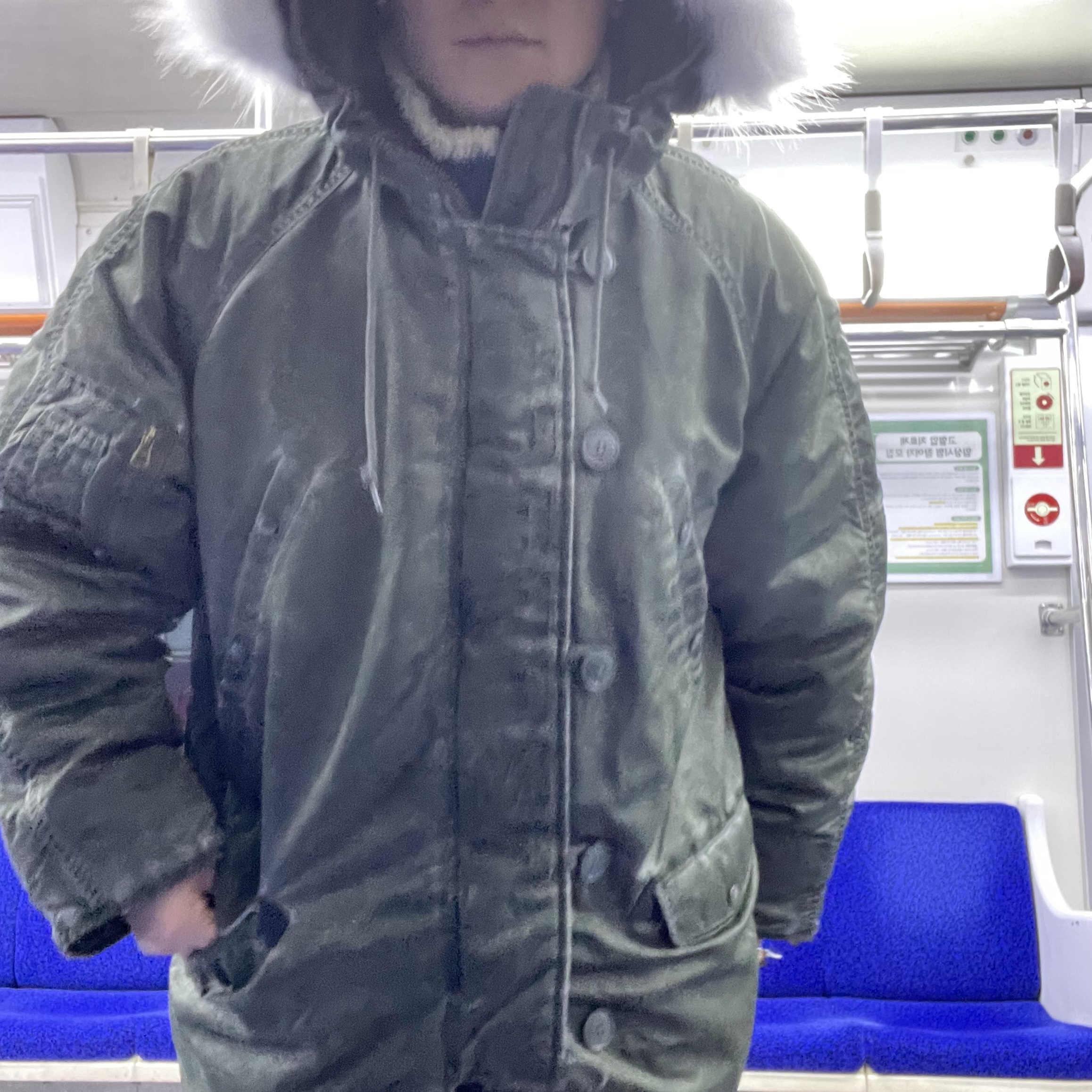 Supreme Washed Flight Satin N-3B Parka Olive - 24FW 착용 스타일 - 4