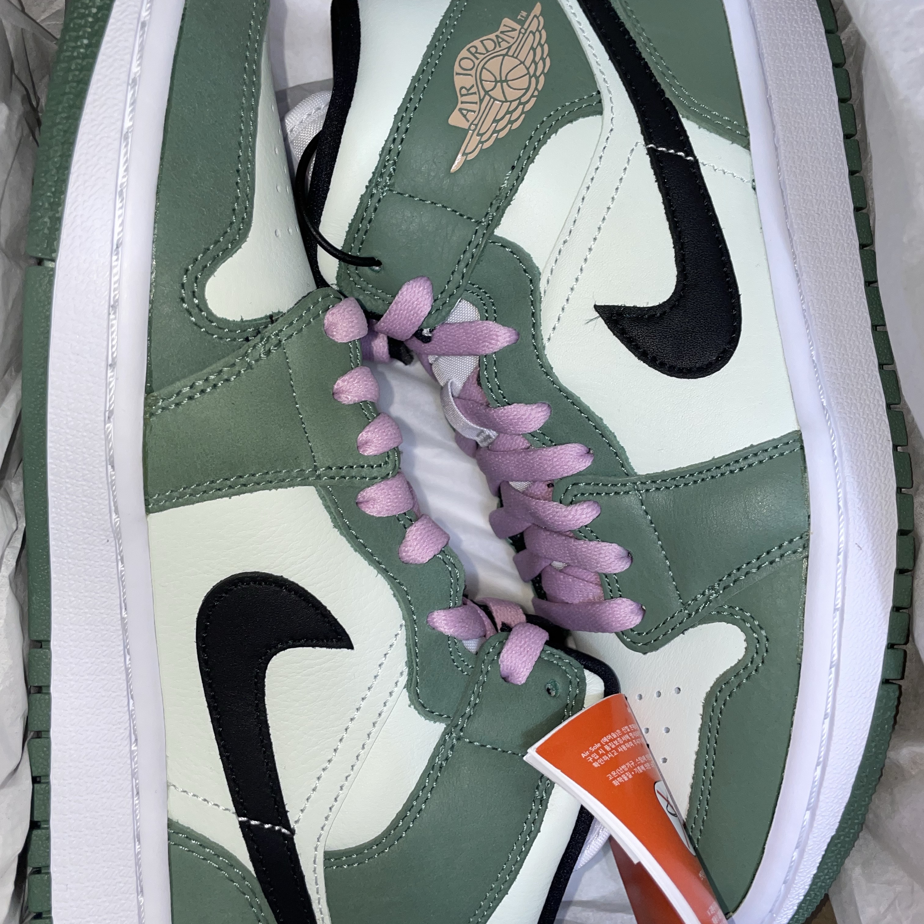(W) Jordan 1 Mid SE Dutch Green 착용 스타일 - 2