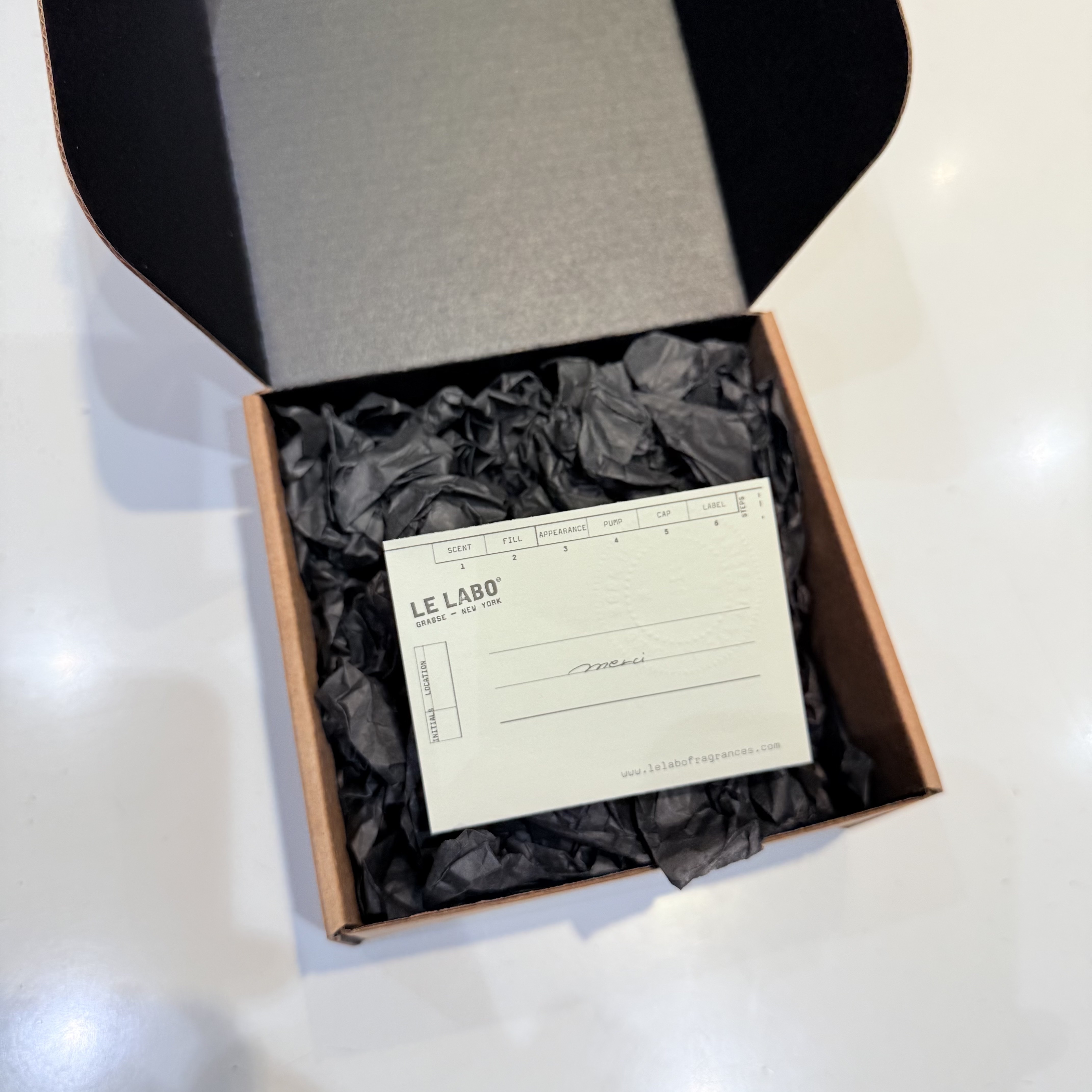 Le Labo Another 13 Eau De Parfum 100ml 착용 스타일 - 3