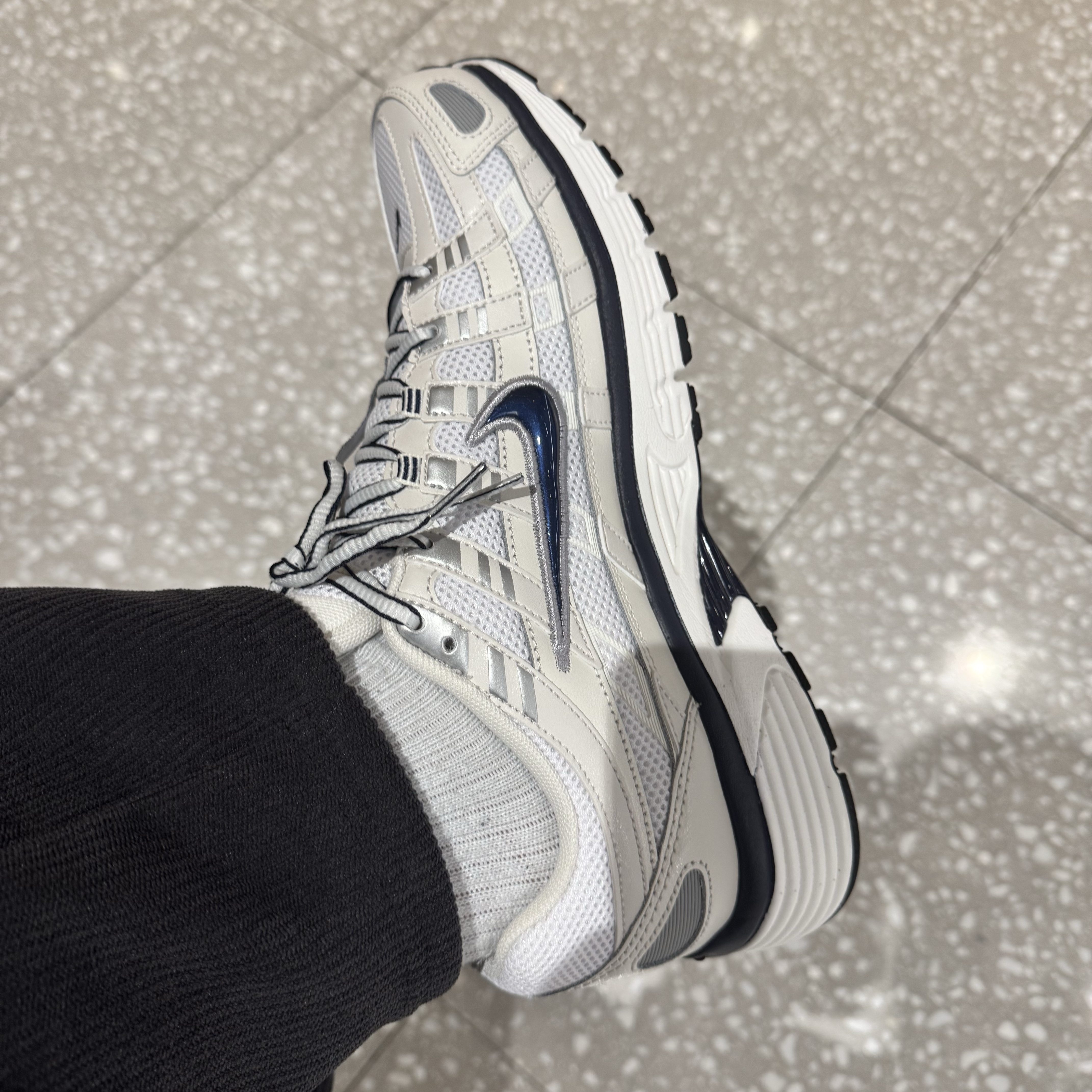 Nike P-6000 Phantom Summit White 착용 스타일 - 2