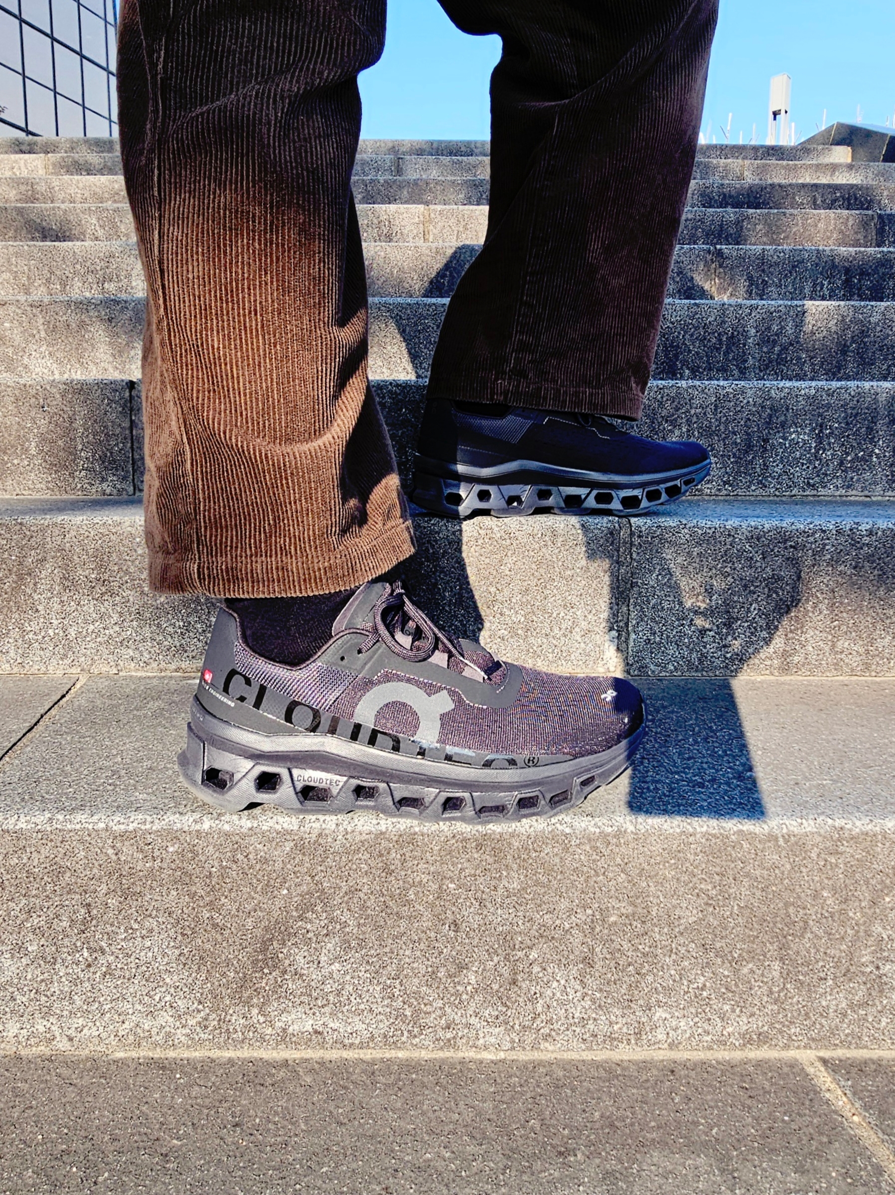 On Running Cloudmonster All Black 착용 스타일 - 2