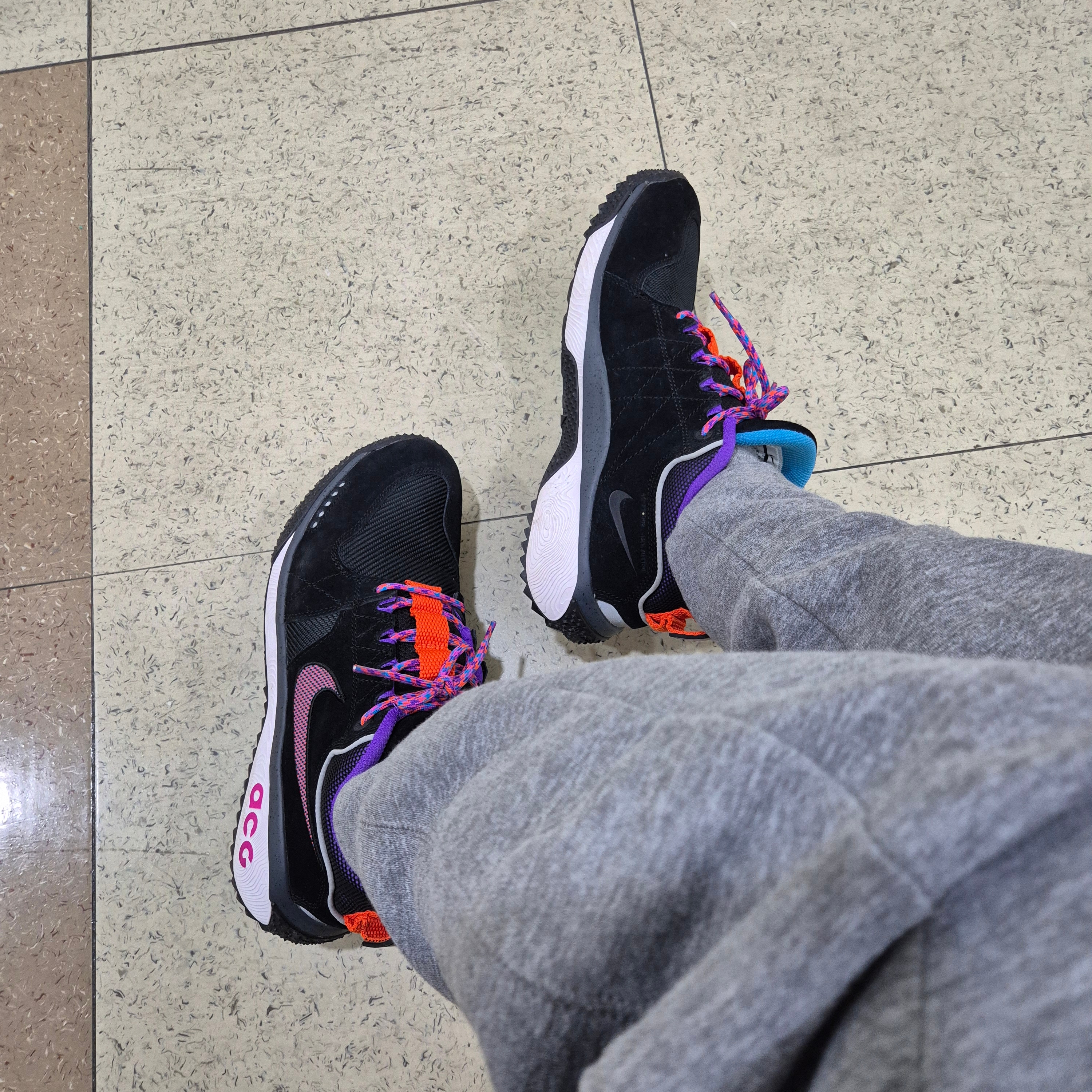 Nike ACG Dog Mountain Black Hyper Grape 착용 스타일