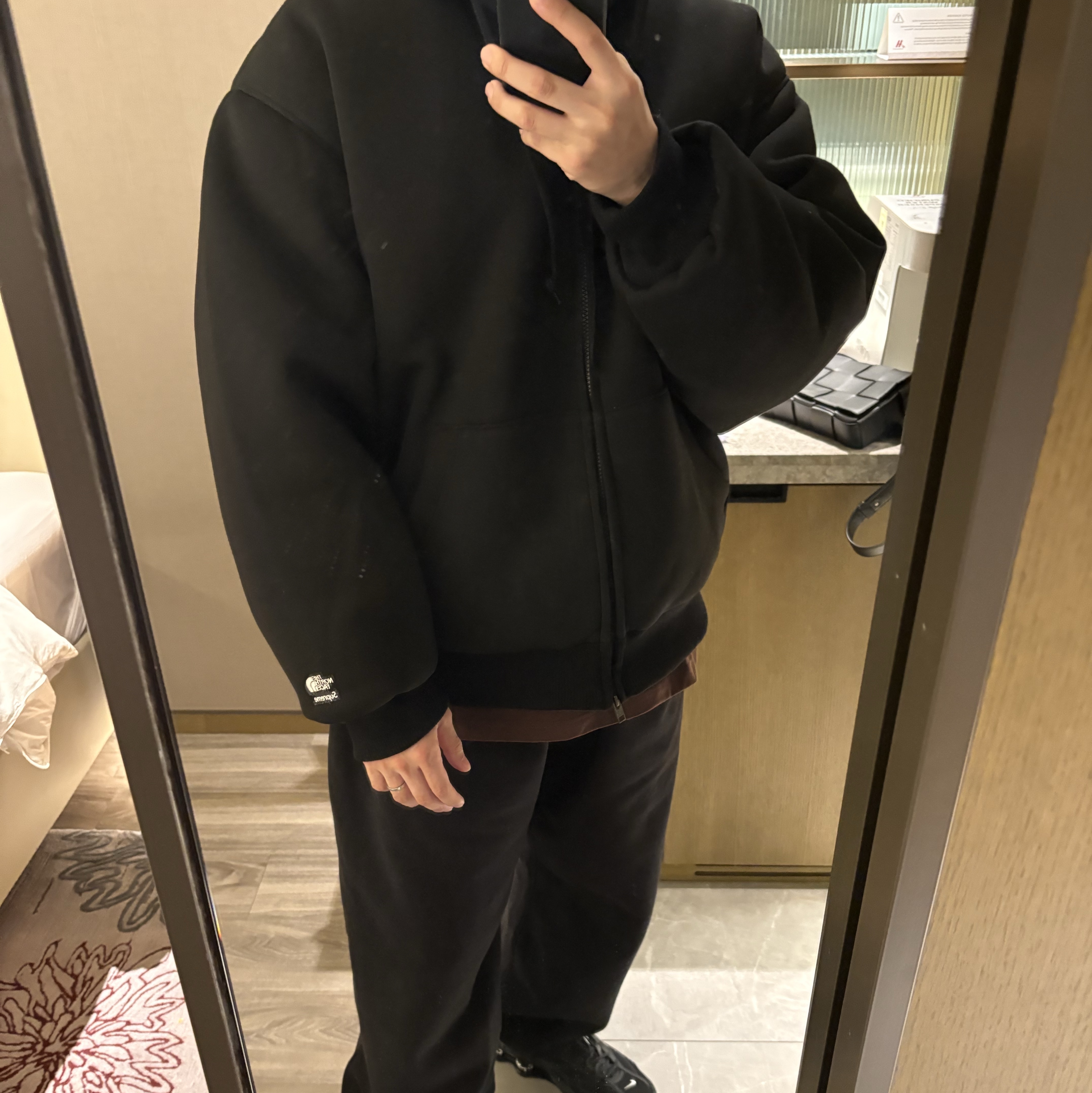 Supreme x The North Face Down Zip Up Hooded Sweatshirt Black - 24FW, Supreme x Bless Sweatpant Jean Black - 23FW 착용 스타일