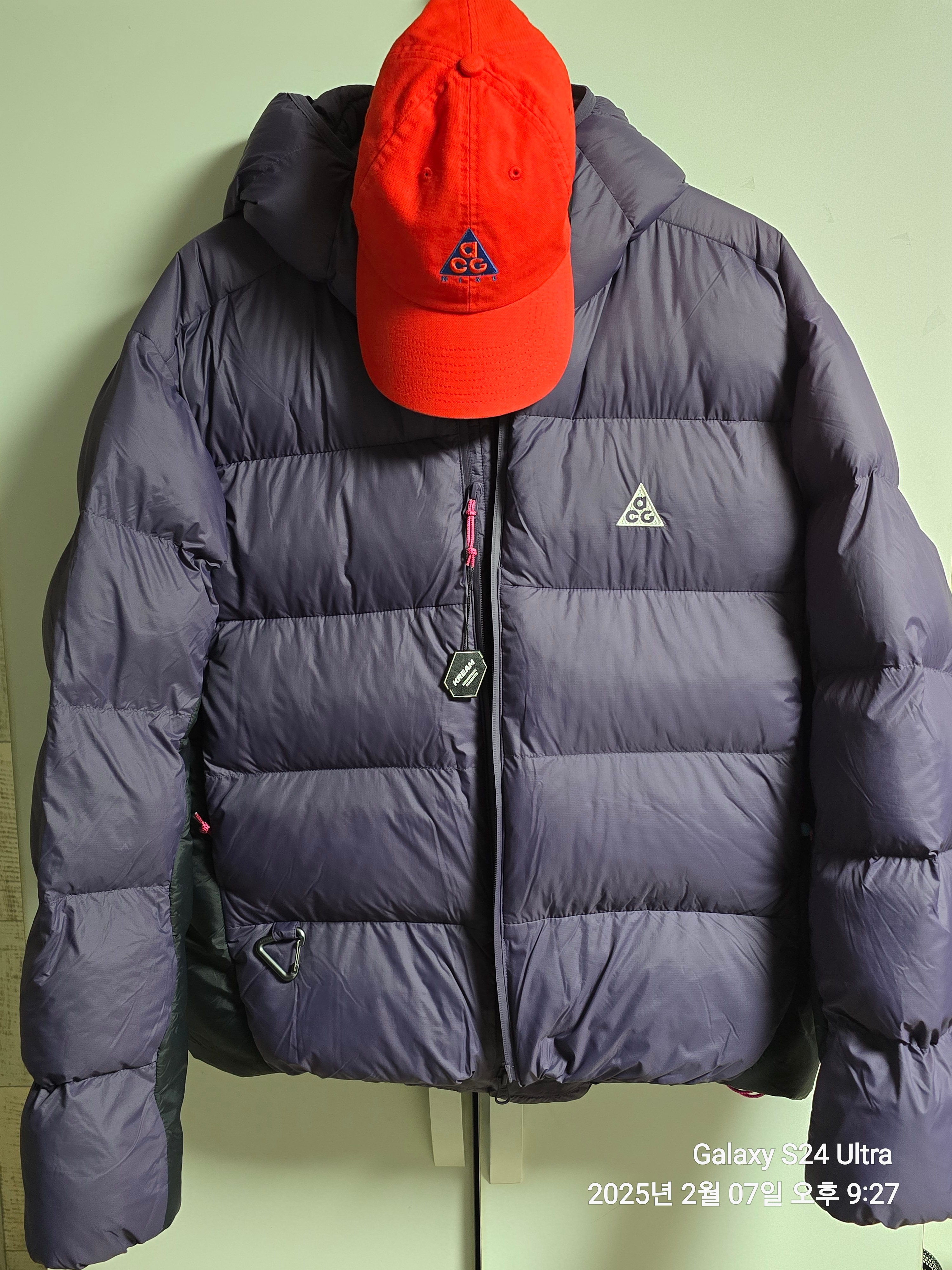 Nike ACG Therma-Fit ADV Lunar Lake Loose Hooded Jacket Dark Raisin Black - Asia, Nike ACG H86 Cap Habanero Red 착용 스타일