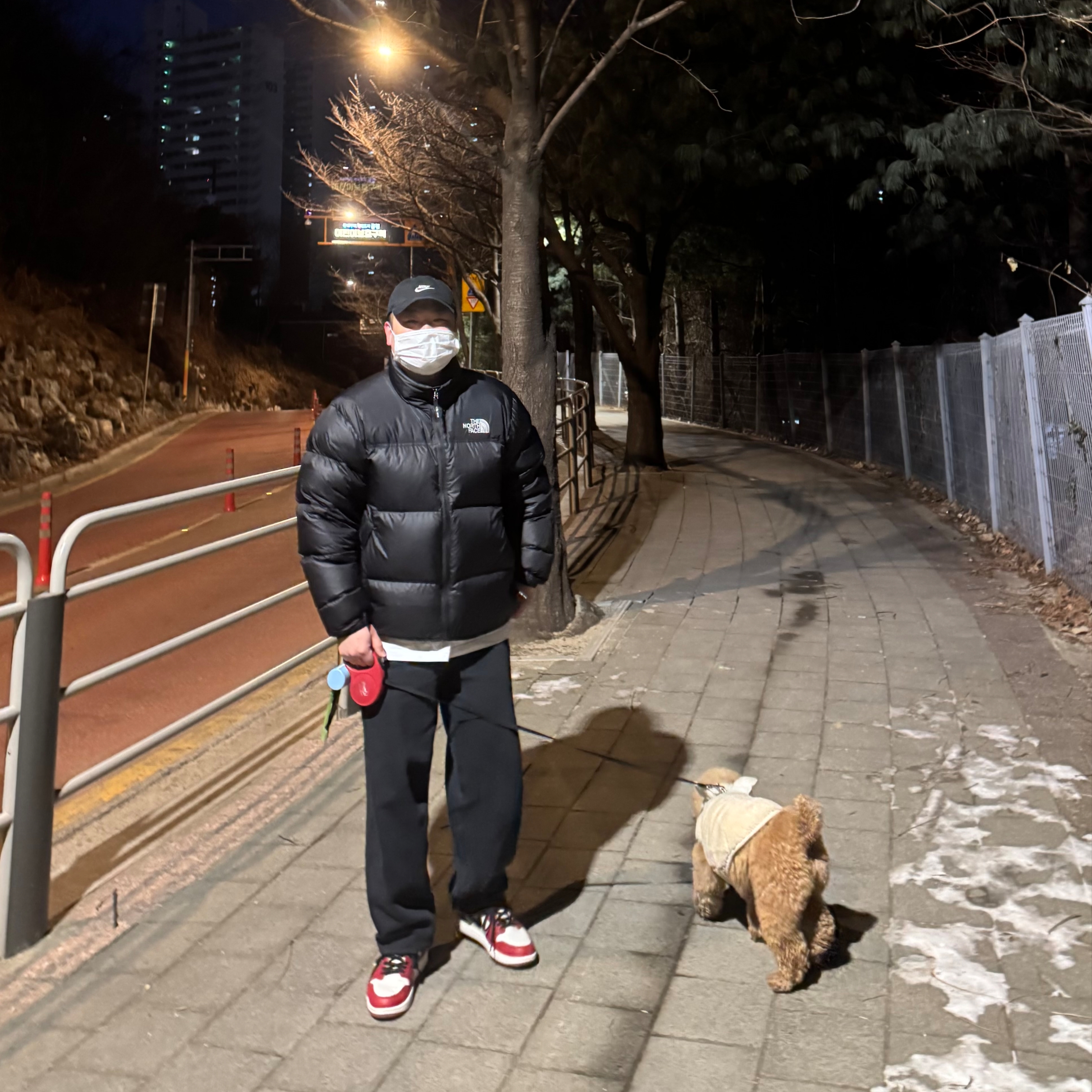 Jordan 1 Retro High OG Chicago 2022, Nike x Stussy NRG Washed Fleece Pants Black (DO5296-010) 착용 스타일 - 1