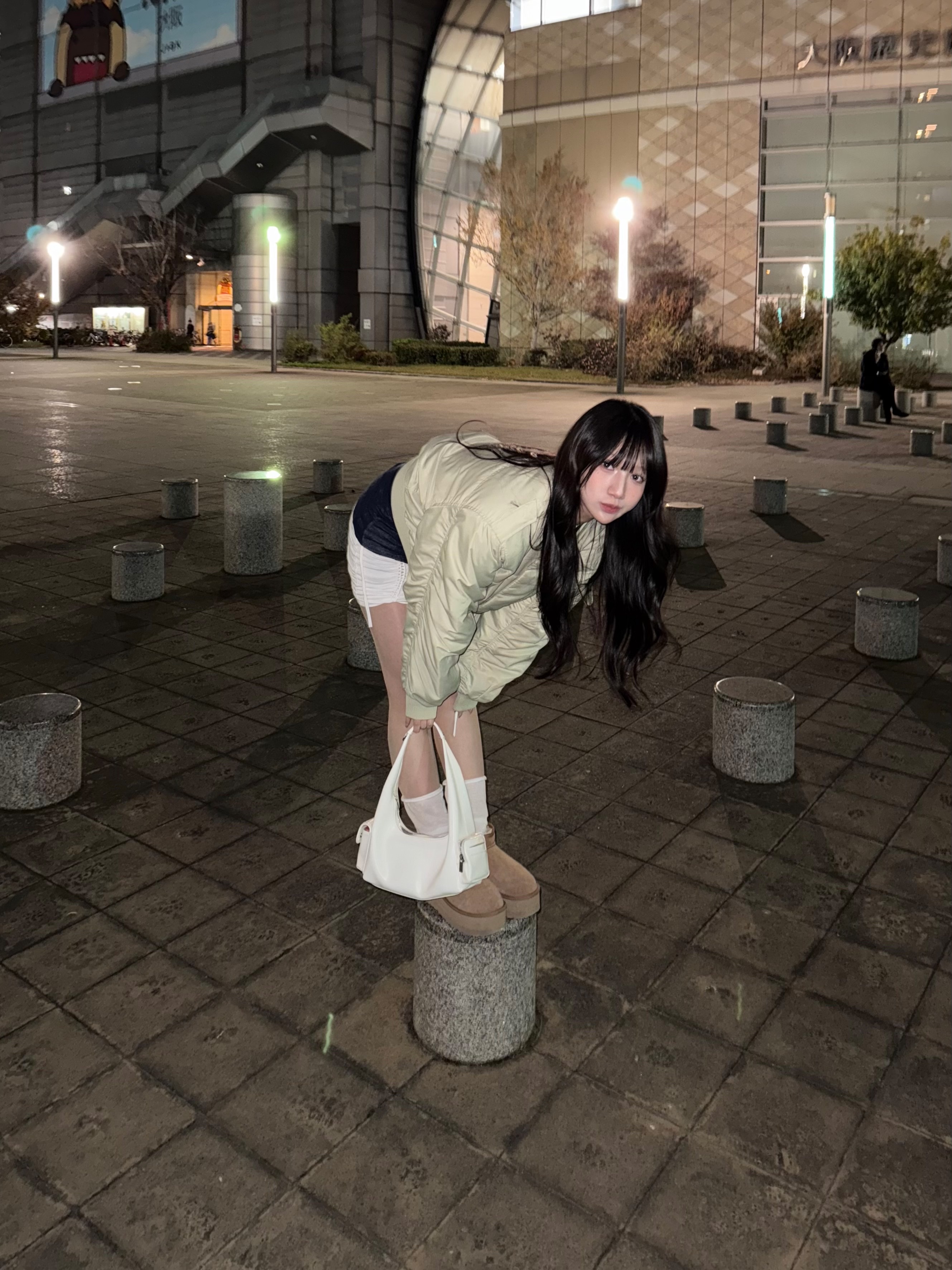 (W) UGG Classic Ultra Mini Platform Boots Chestnut 착용 스타일
