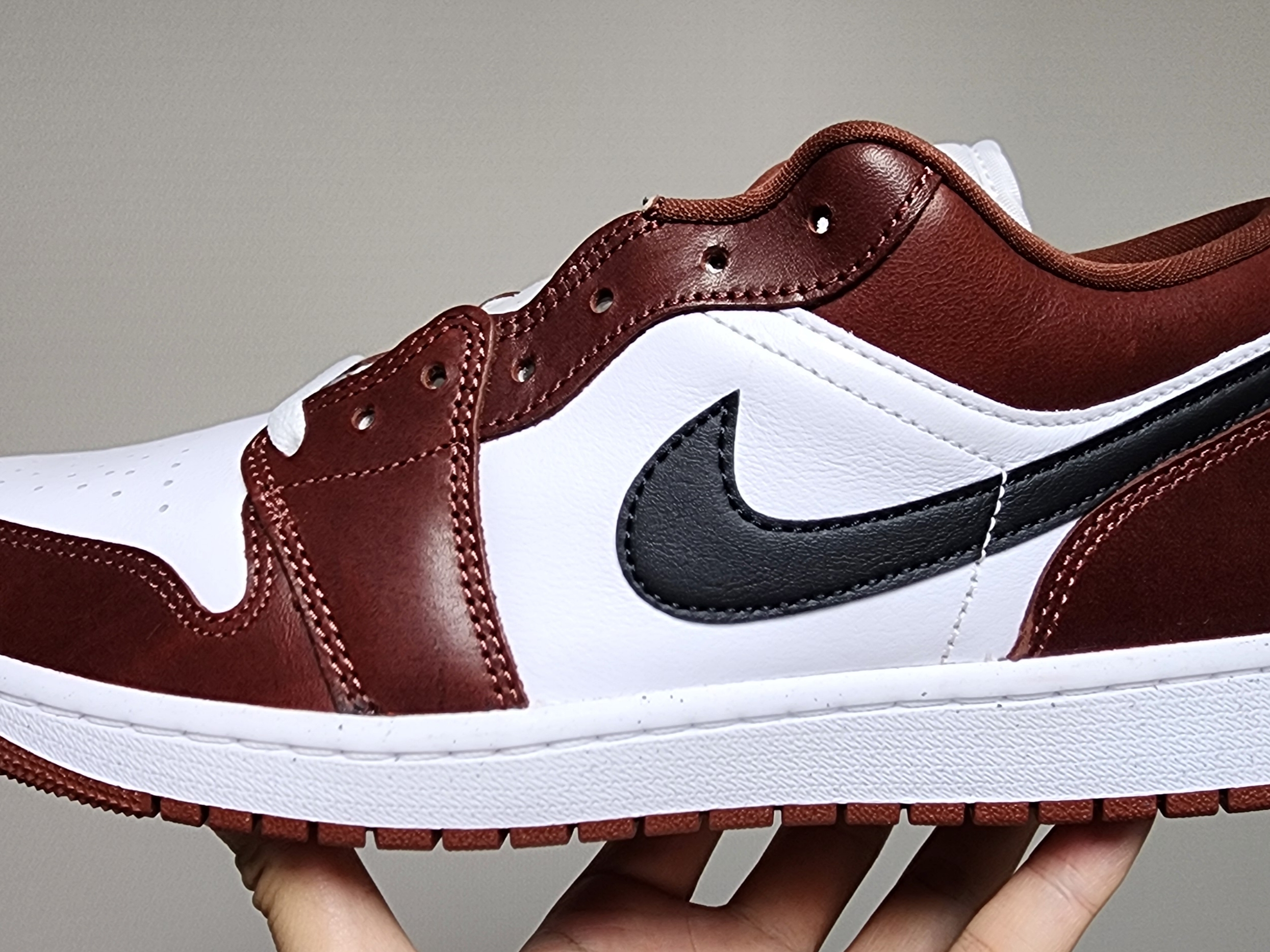 Jordan 1 Low SE Dark Pony Black 착용 스타일