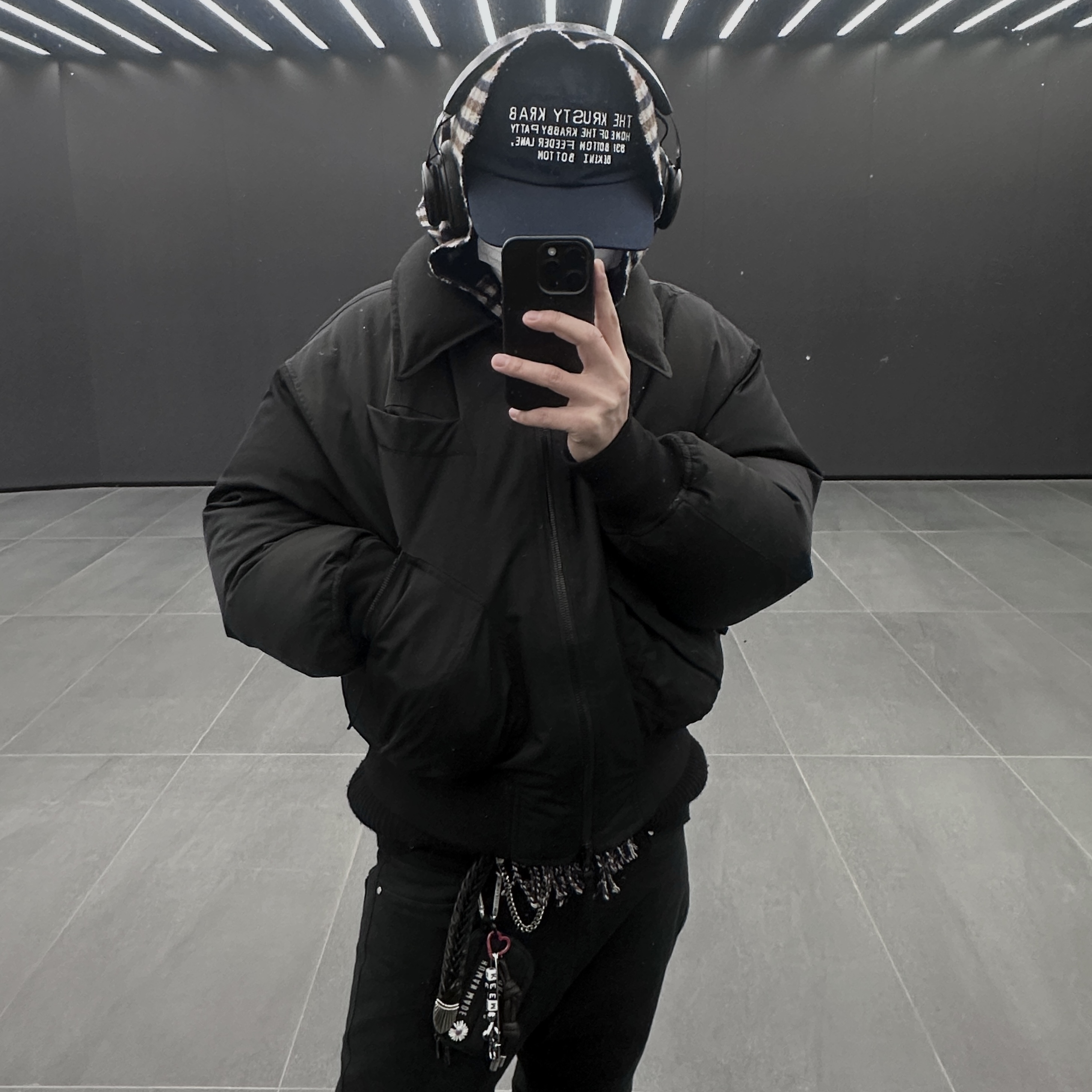 Uniqlo UT x CPFM x SpongeBob UV Protection Cap Navy 착용 스타일