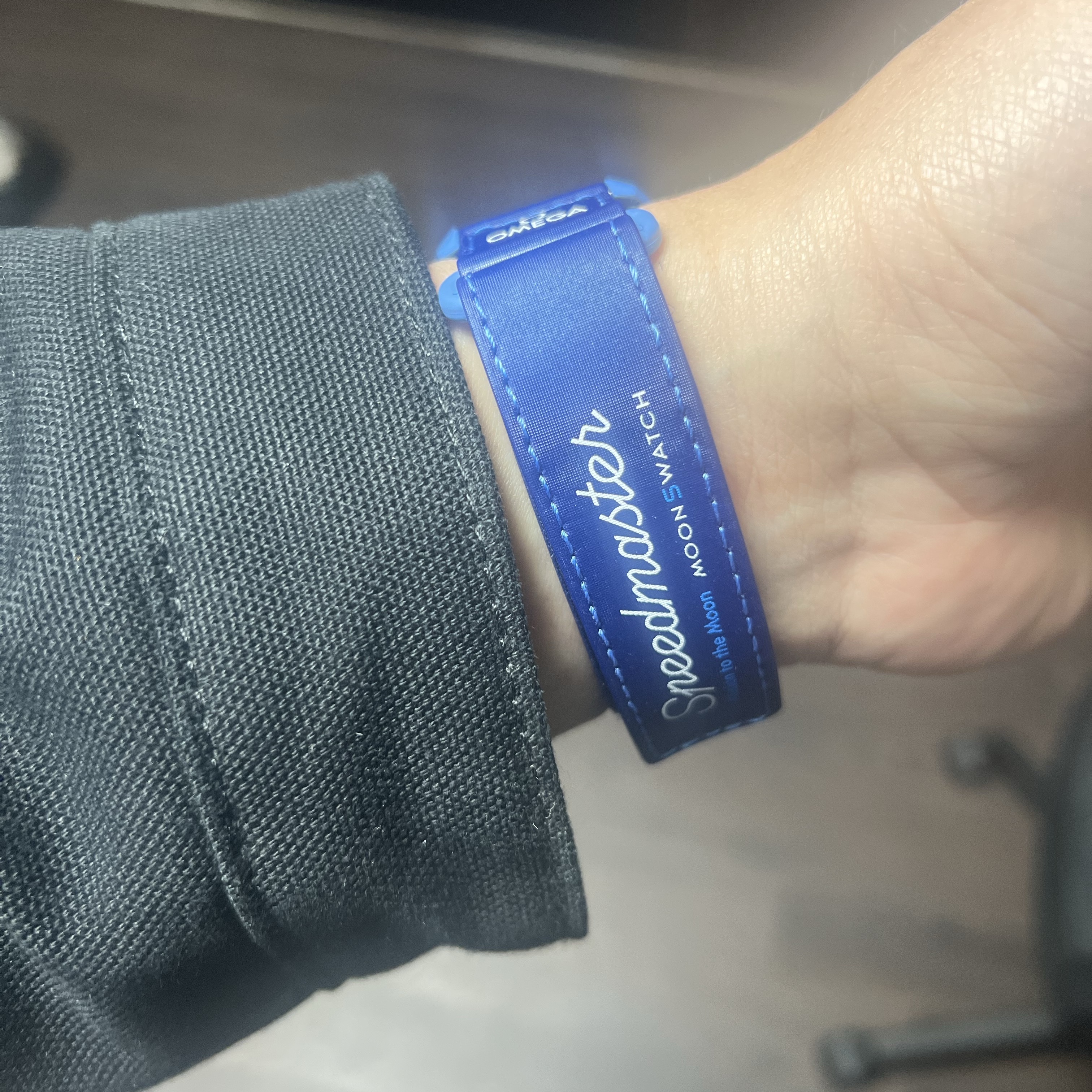 Swatch x Omega Bioceramic MoonSwatch Mission To The Super Blue Moonphase 착용 스타일 - 3