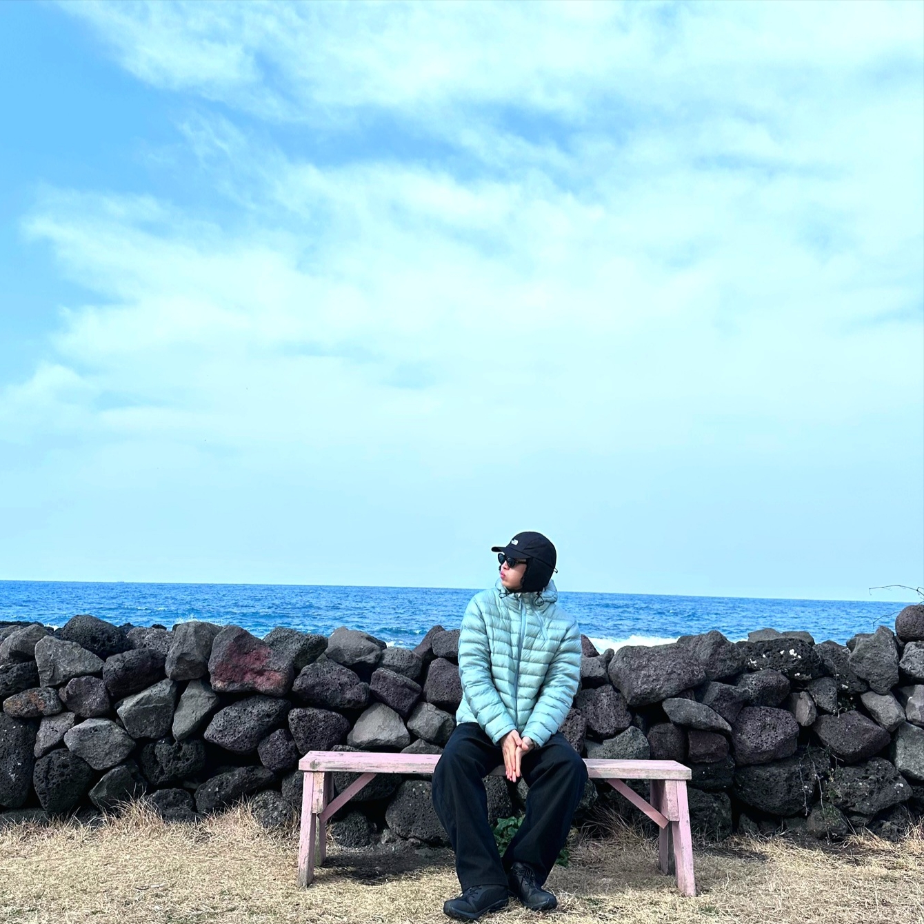 Sansan Gear Suffix Puffer Jacket Sky Blue - 23FW, On Running x Post Archive Faction (Paf) Cloudventure Peak All Black 착용 스타일