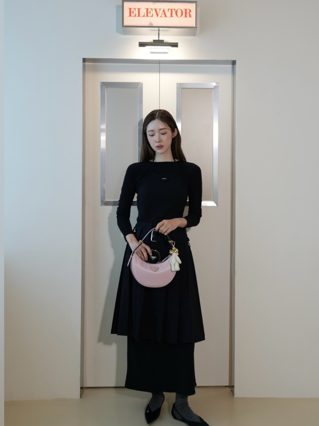 Prada Reveal Mesh Cushion Foundation LN10, Prada Reveal Mesh Cushion Foundation LN25 착용 스타일 - 4