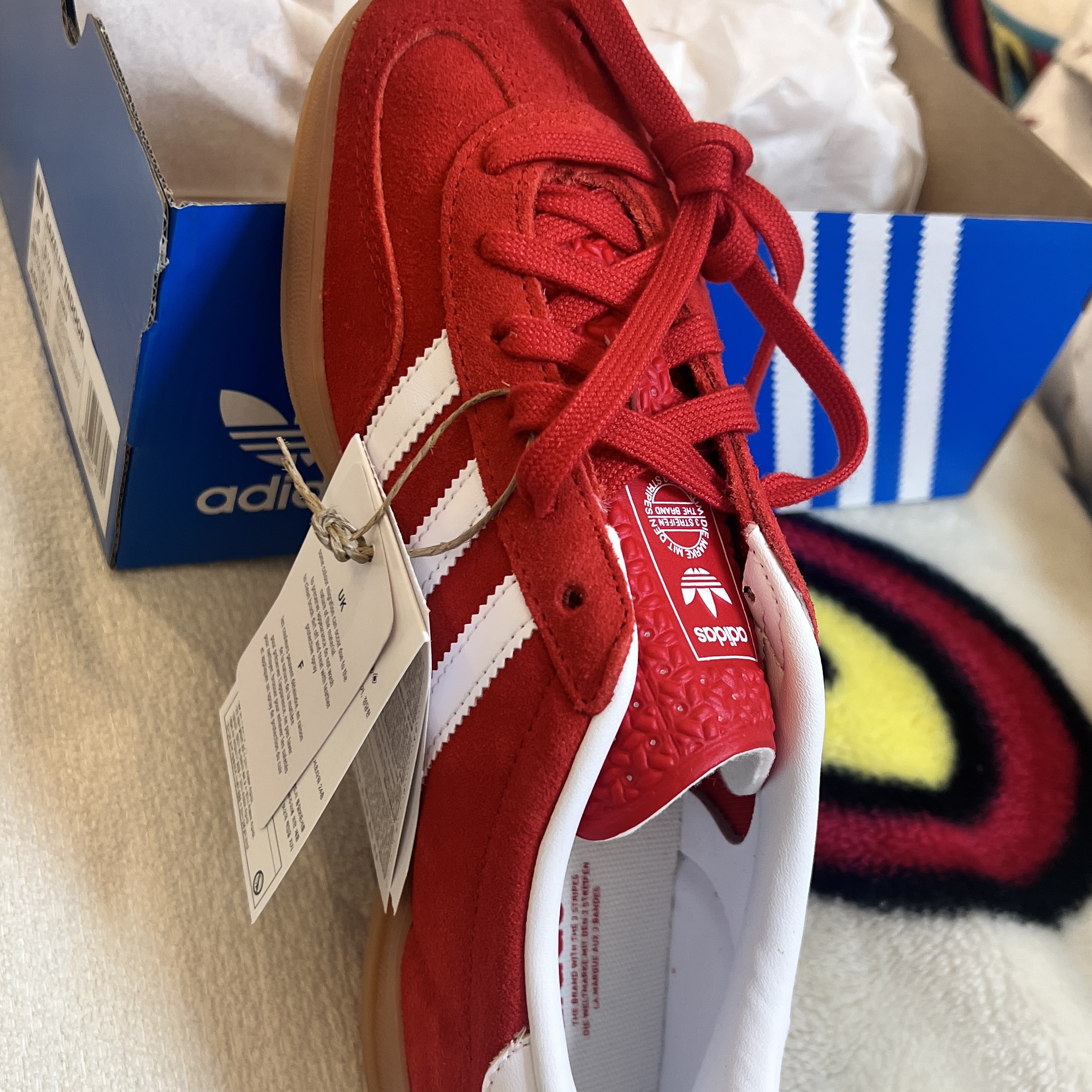 Adidas Gazelle Indoor Better Scarlet Cloud White 착용 스타일