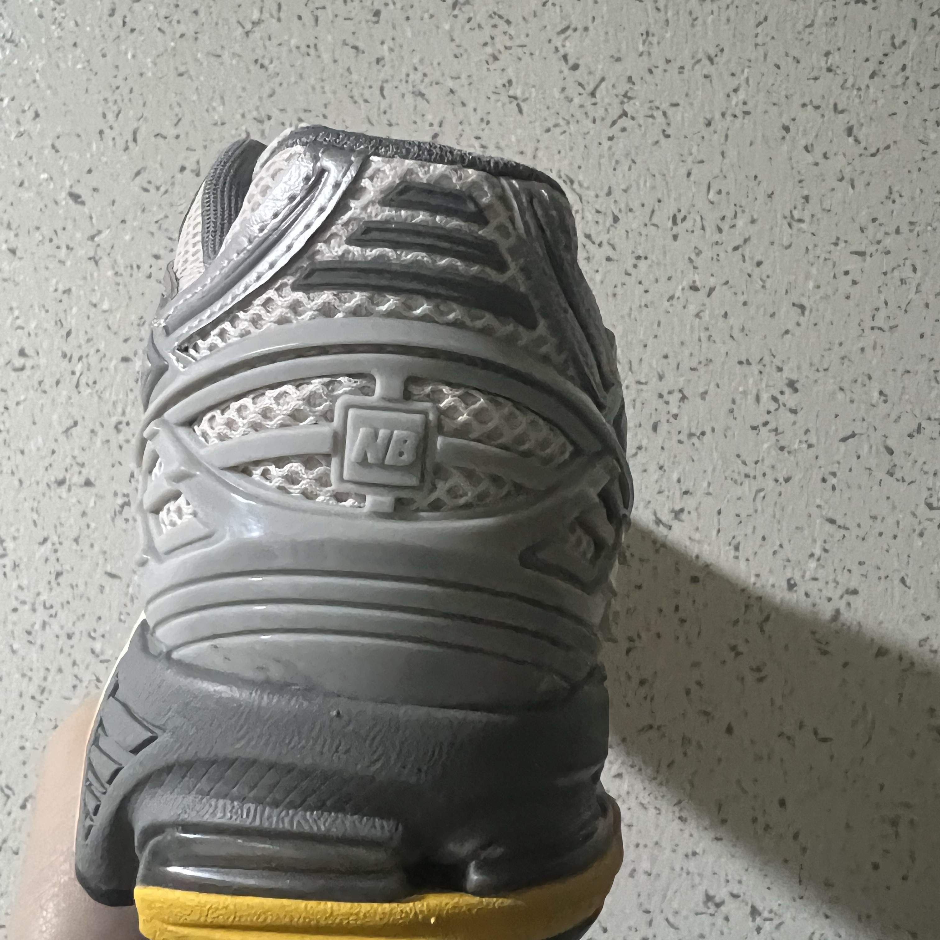 New Balance 1906R Grey Silver 착용 스타일 - 3