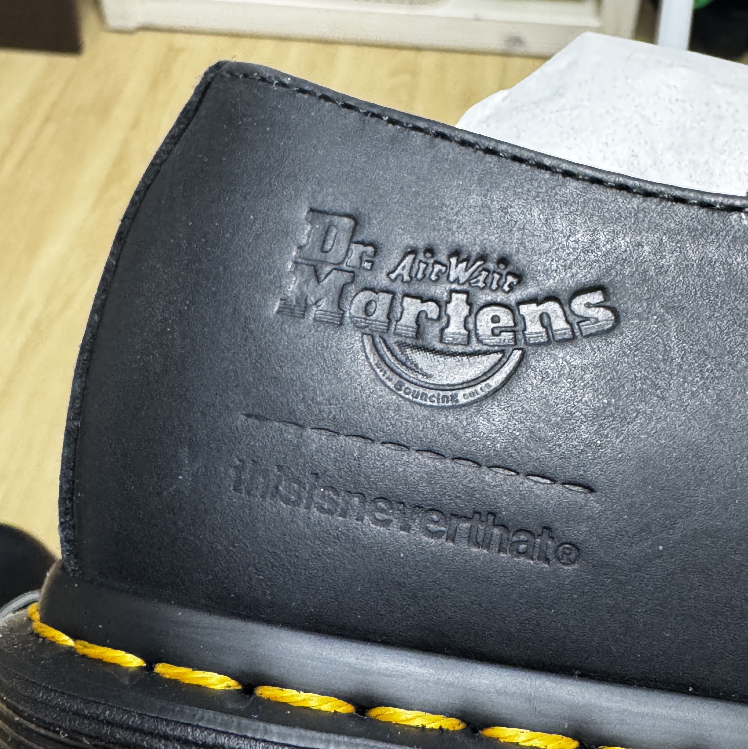 Dr. Martens x Thisisneverthat 1461 Waxed Full Grain Black 착용 스타일 - 10