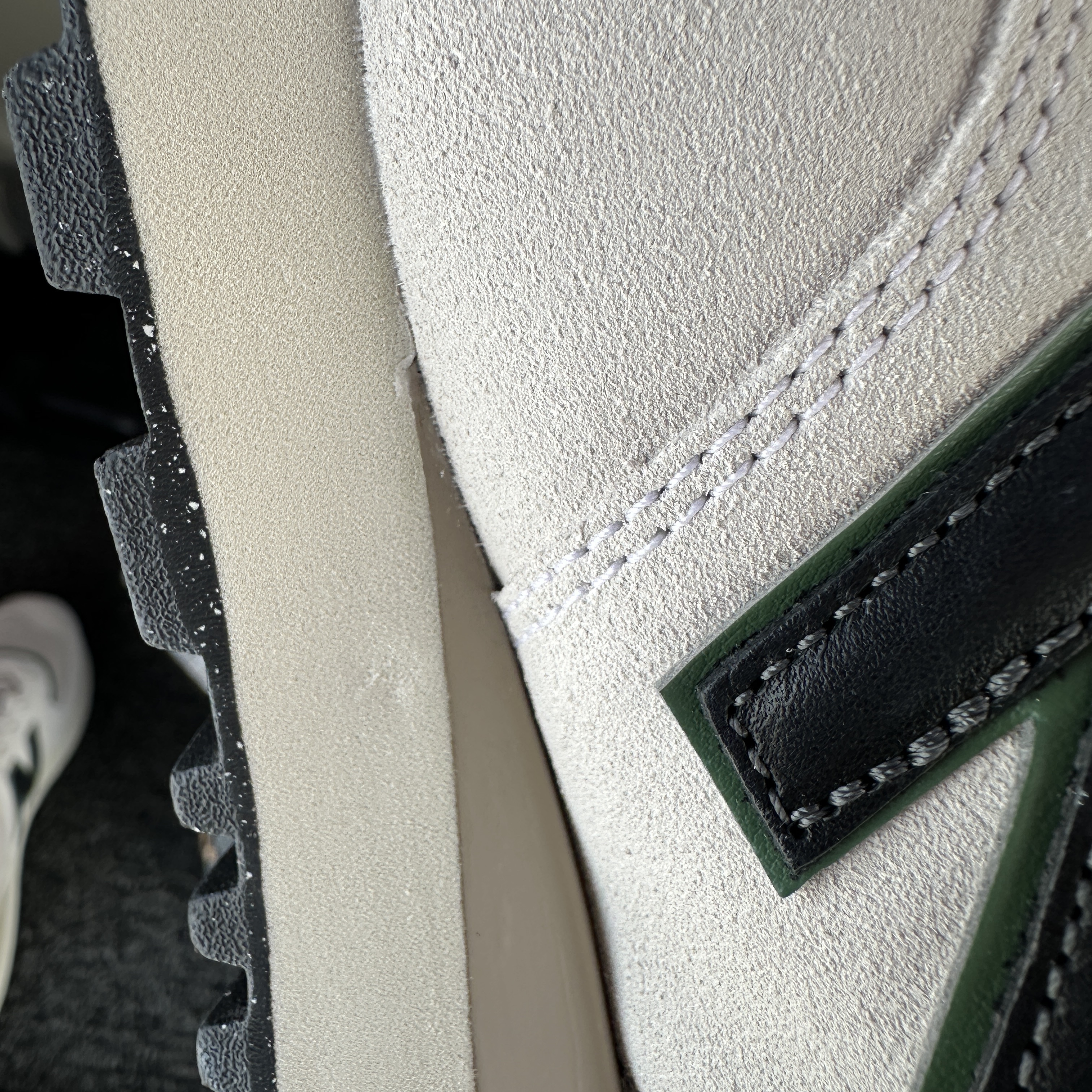 New Balance 574 Legacy White Green 착용 스타일 - 2