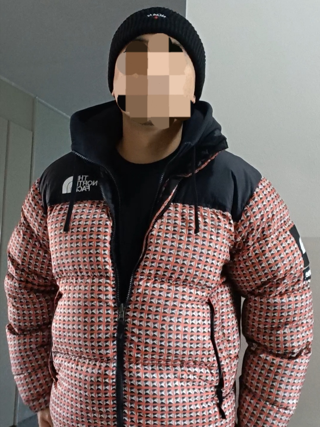 Nike NSW Club Fleece Full Zip Hoodie Black - Asia, Supreme x The North Face Studded Nuptse Jacket Red - 21SS 착용 스타일