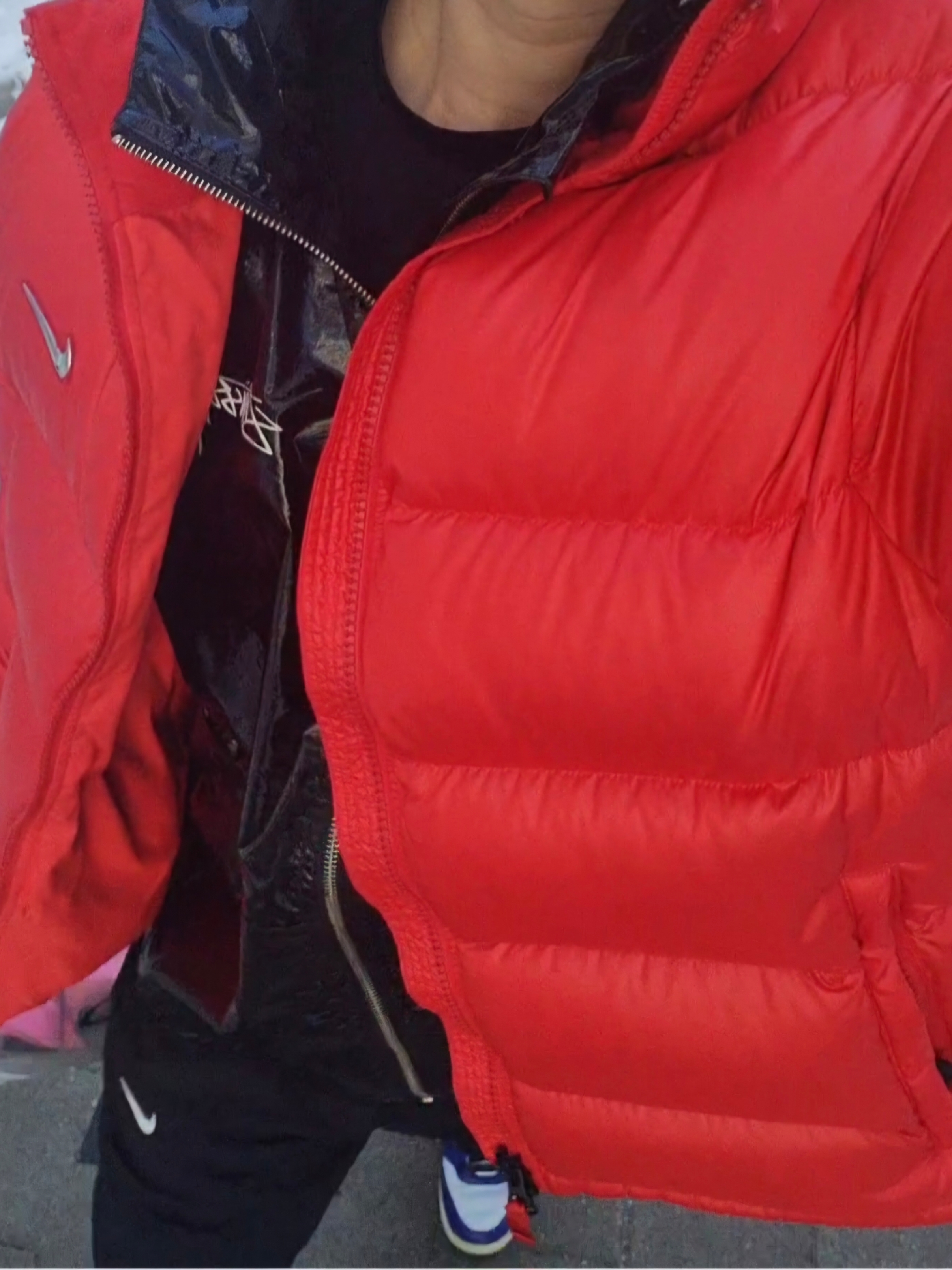 Stussy Beach Shell Coated Ripstop Black, Nike x Drake Nocta Sunset Puffer Jacket Red 착용 스타일 - 2