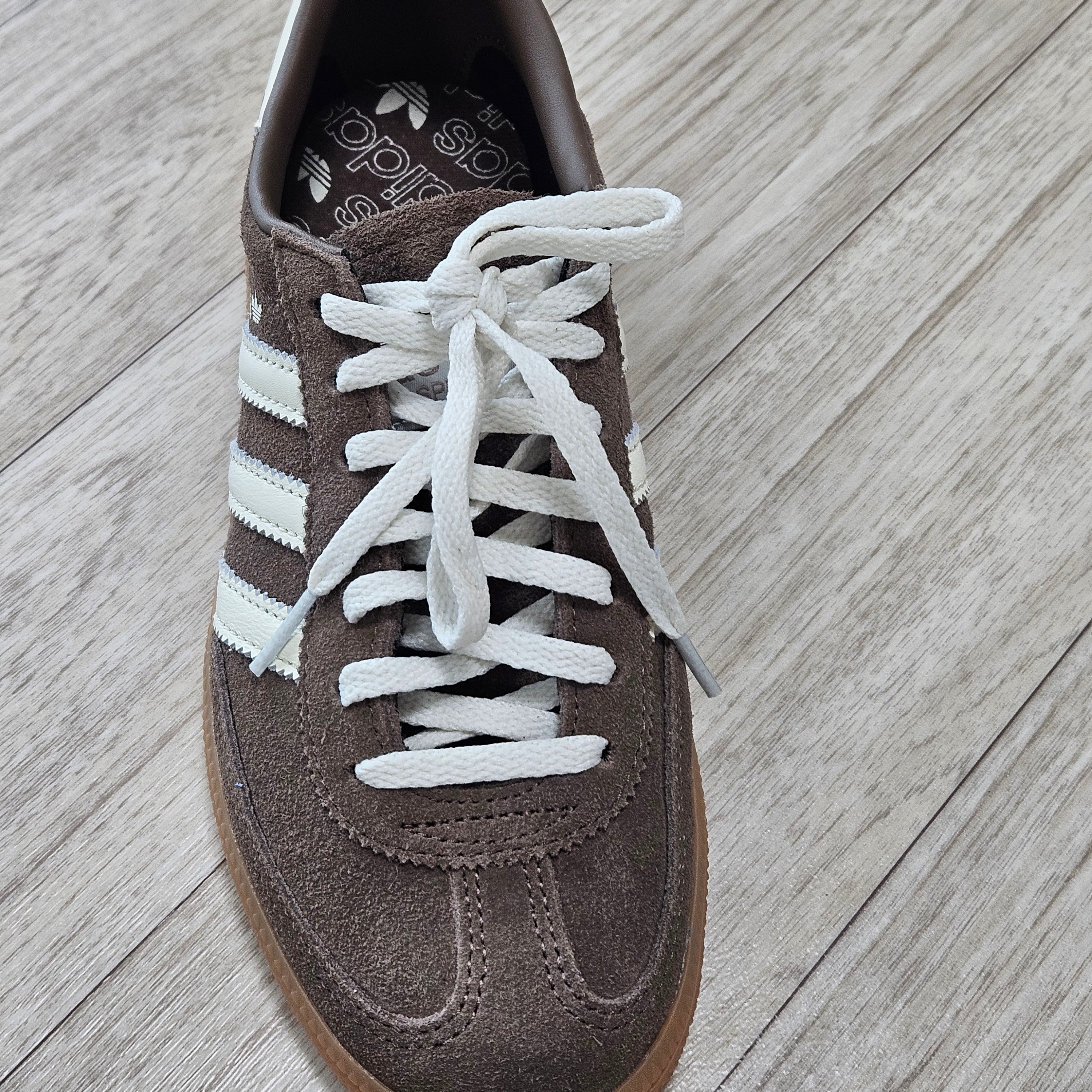 (W) Adidas Spezial Handball Earth Strata Off White 착용 스타일 - 1