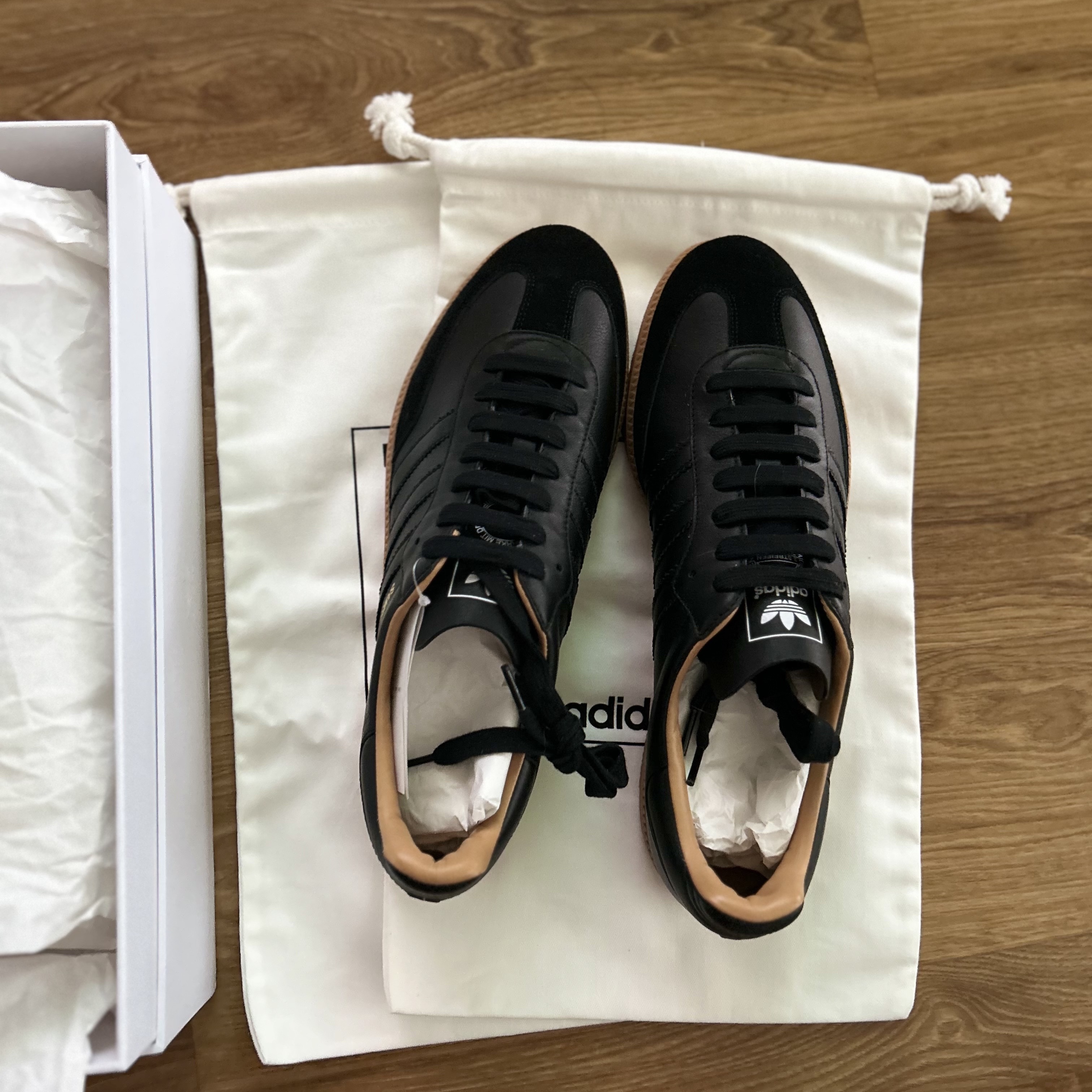 Adidas Samba OG Made in Italy Core Black Gum 착용 스타일