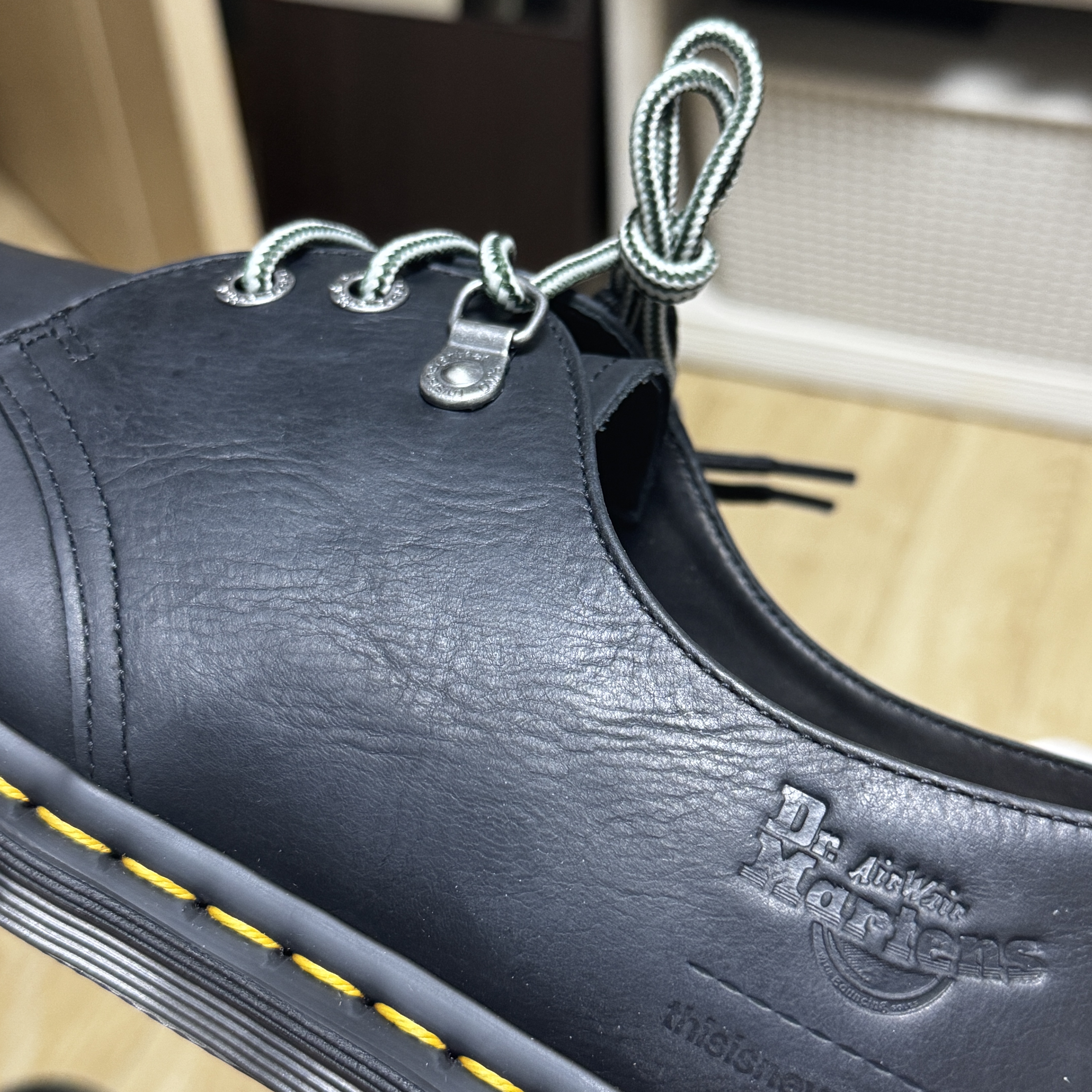 Dr. Martens x Thisisneverthat 1461 Waxed Full Grain Black 착용 스타일 - 9