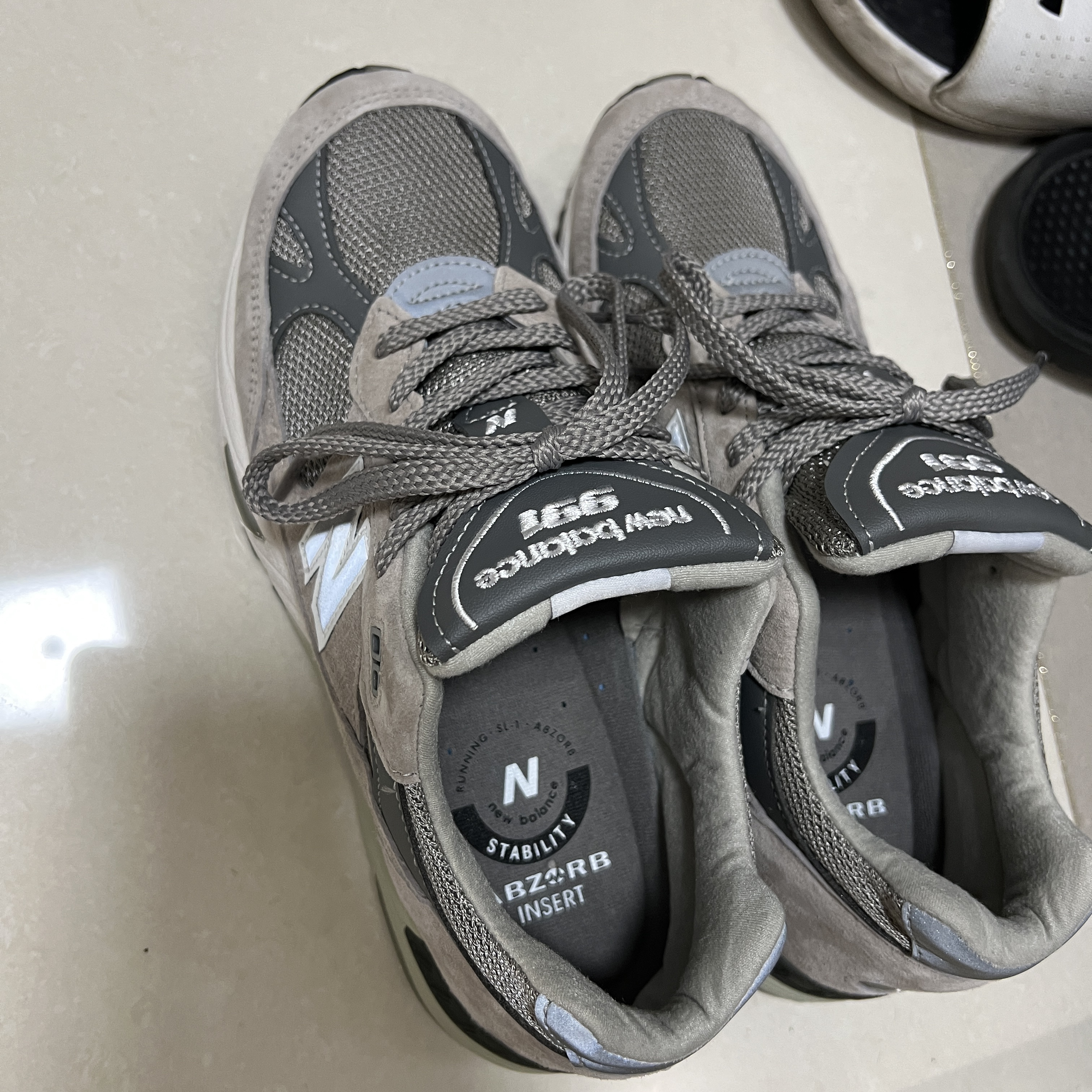 New Balance 991 Made in UK Grey 착용 스타일