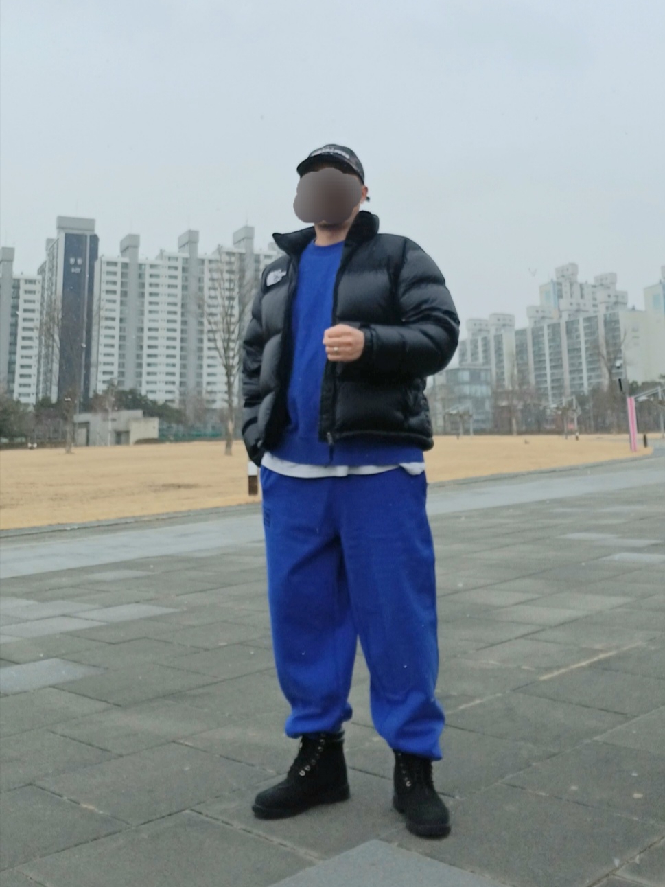 Nike x Stussy NRG Acid Washed Fleece Pants Game Royal (DR4025-480), Nike x Stussy NRG Acid Washed Crewneck Game Royal (DR4024-480) 착용 스타일 - 1