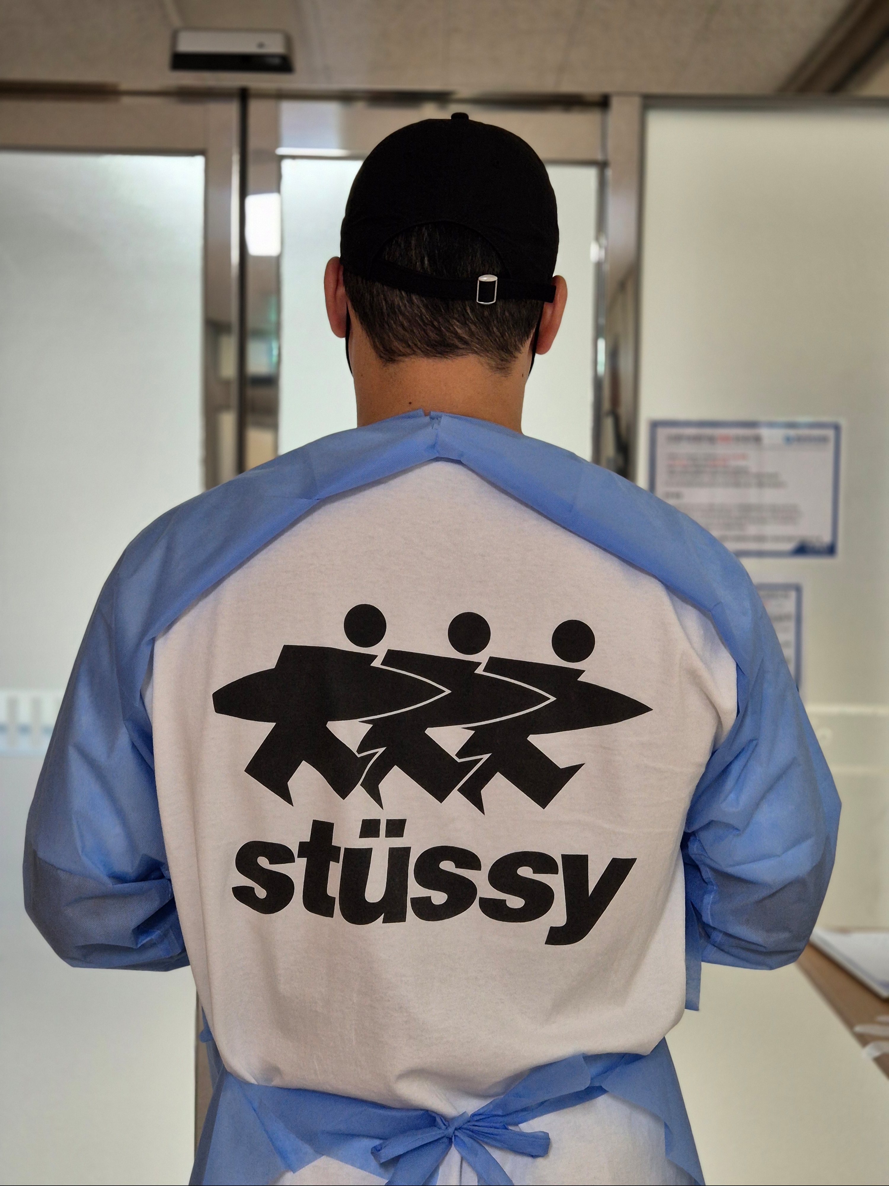 Stussy Surfwalk Pigment Dyed T-Shirt Natural 착용 스타일