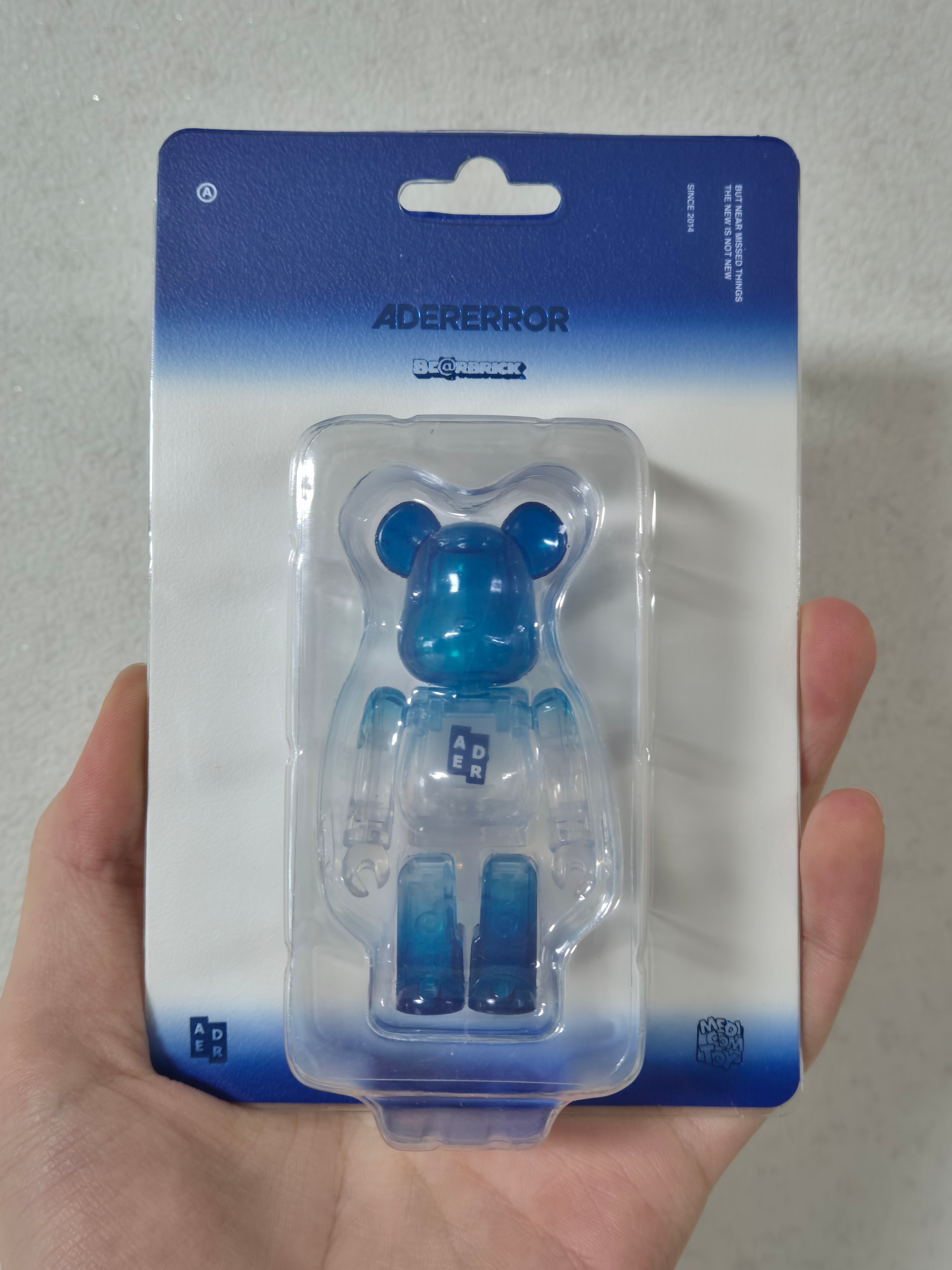 Bearbrick x Ader Error 100%, [3% 적립] Aone Unisex Silky Signature Line Collar Pajama Set Gray 착용 스타일 - 1
