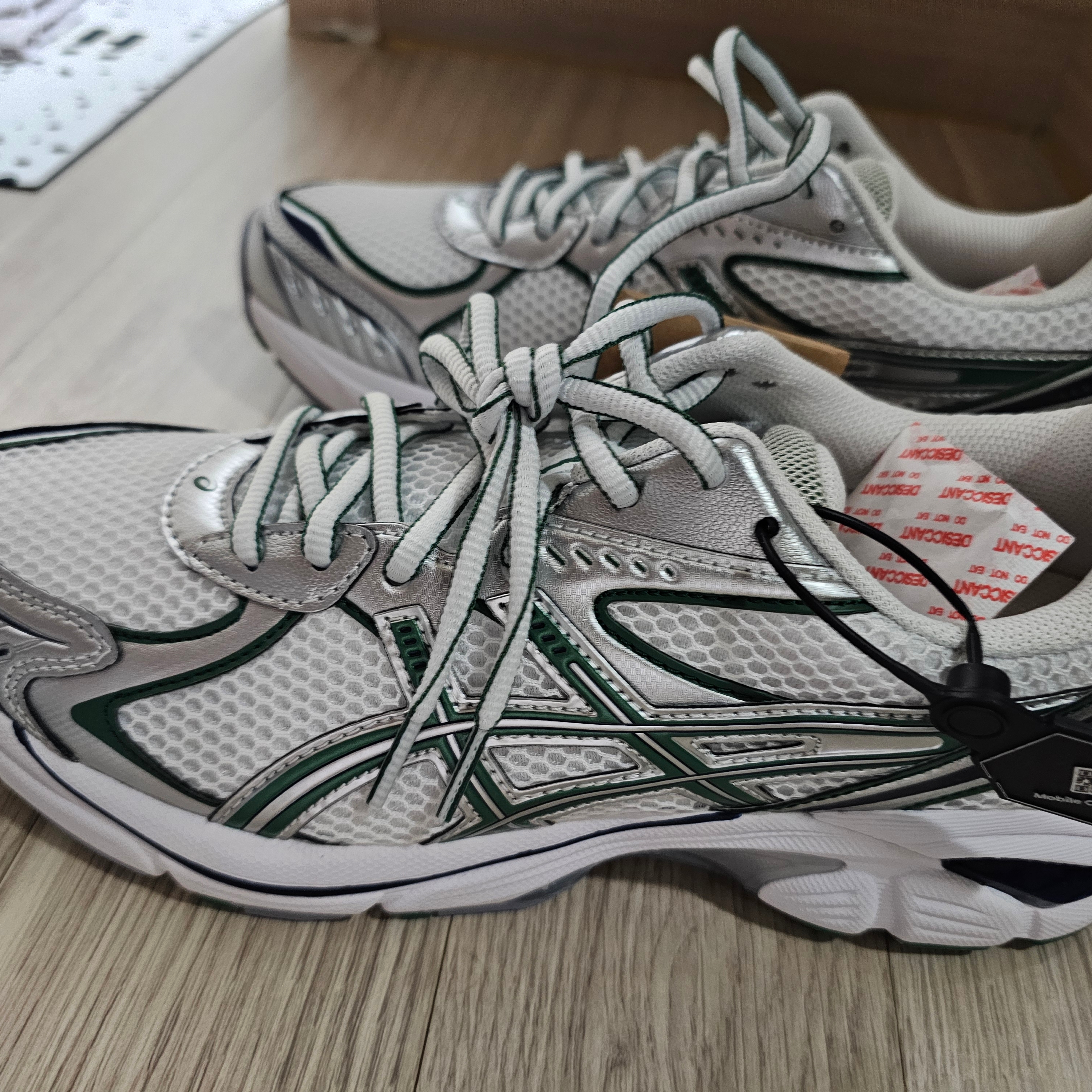 Asics GT-2160 White Shamrock Green 착용 스타일 - 2