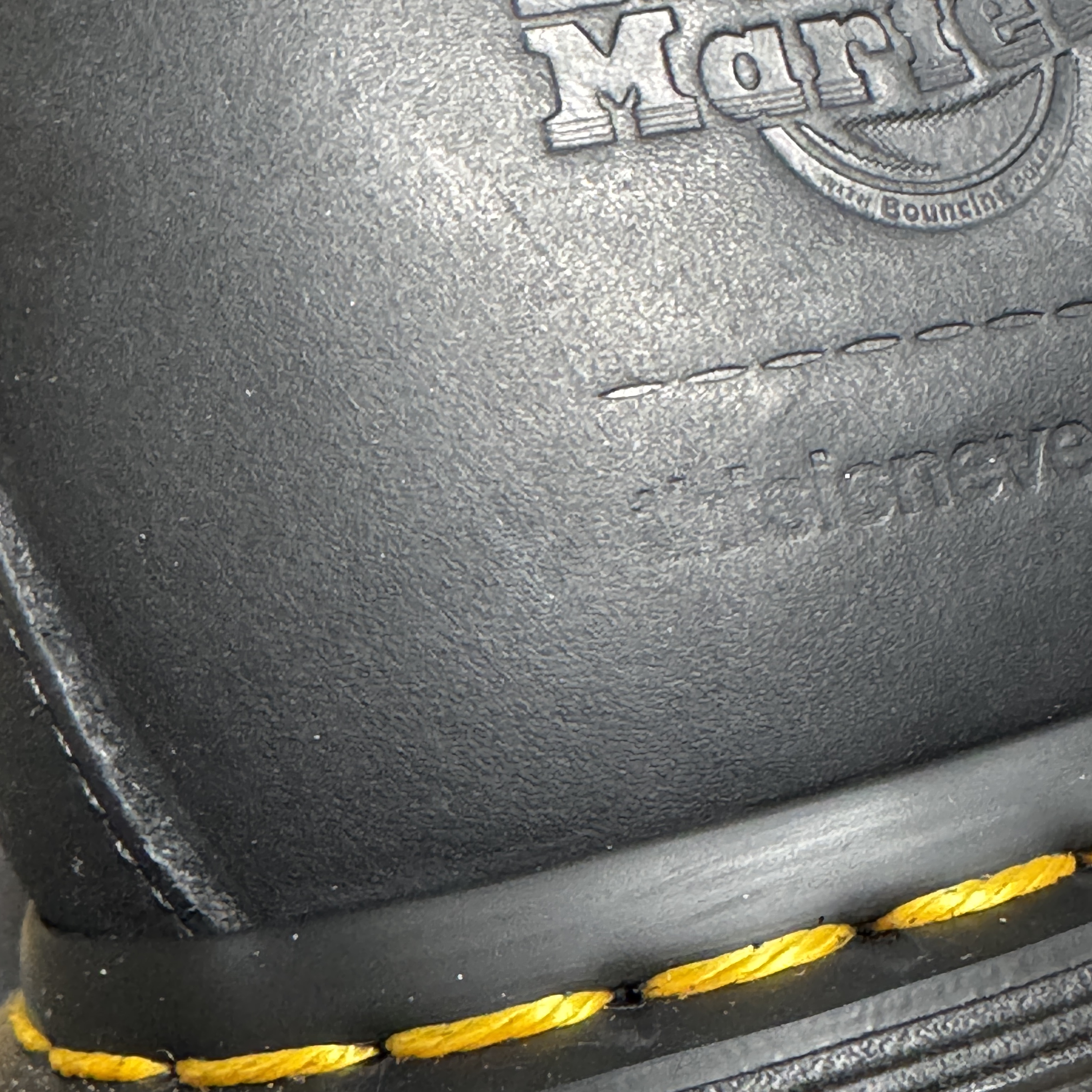 Dr. Martens x Thisisneverthat 1461 Waxed Full Grain Black 착용 스타일 - 3