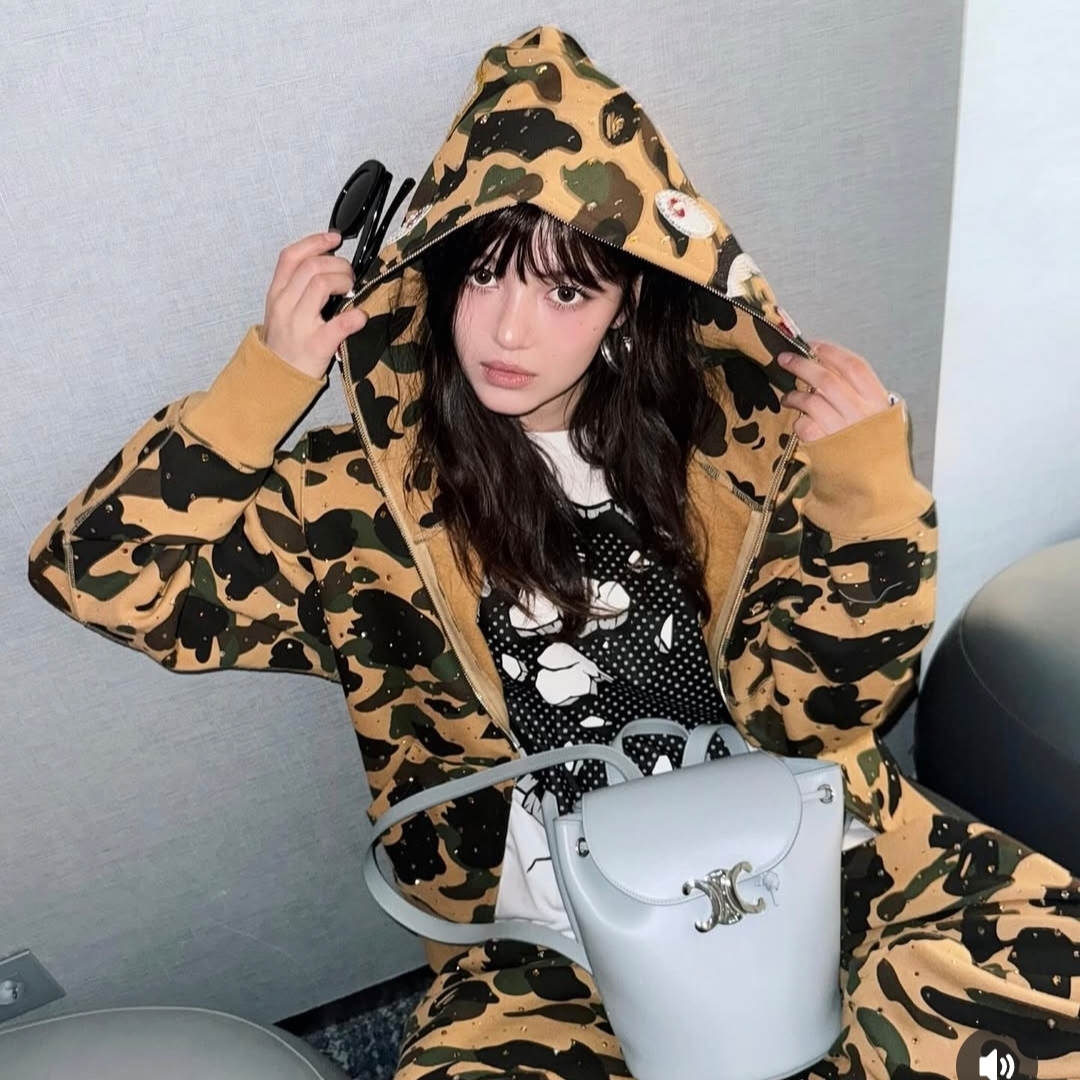BAPE PONR 1st Camo 2nd Shark Full Zip Hoodie Yellow 착용 스타일 - 2