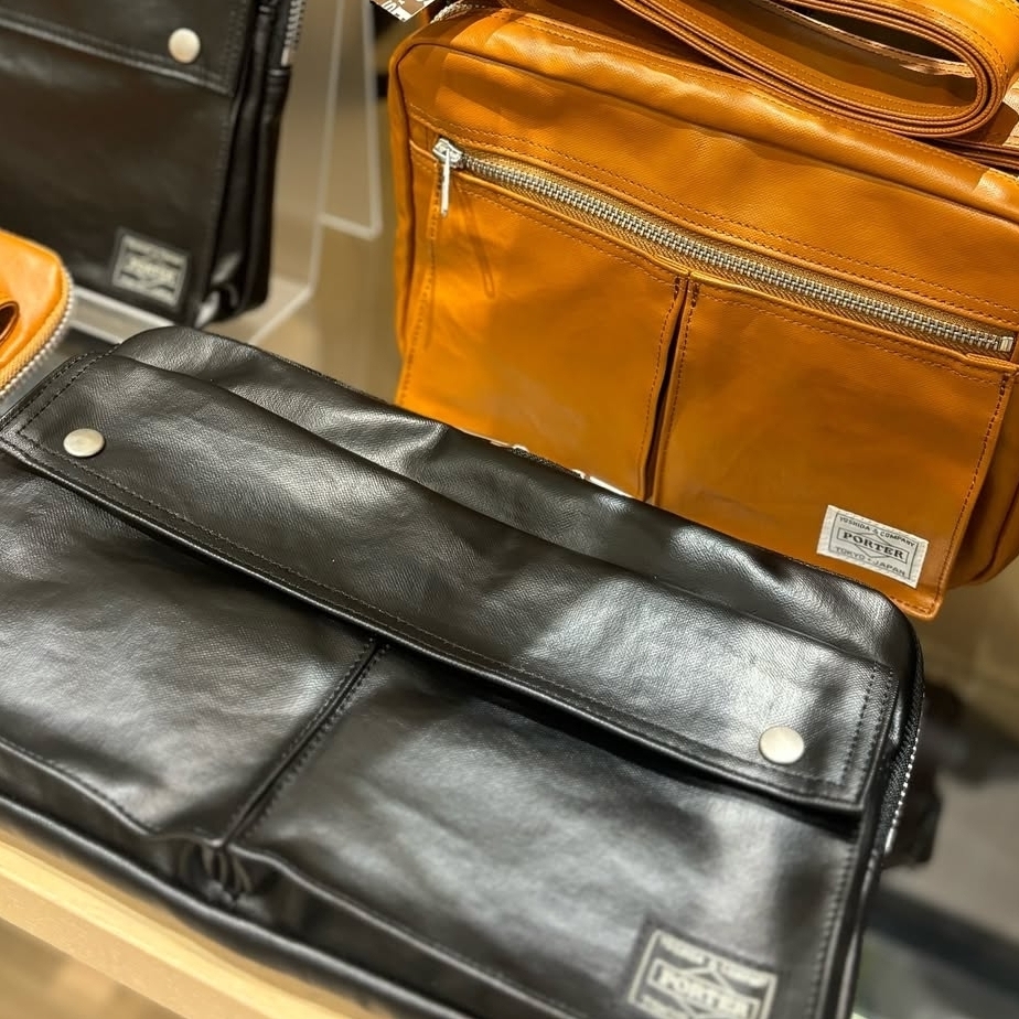Porter Free Style Shoulder Bag Black 착용 스타일 - 1