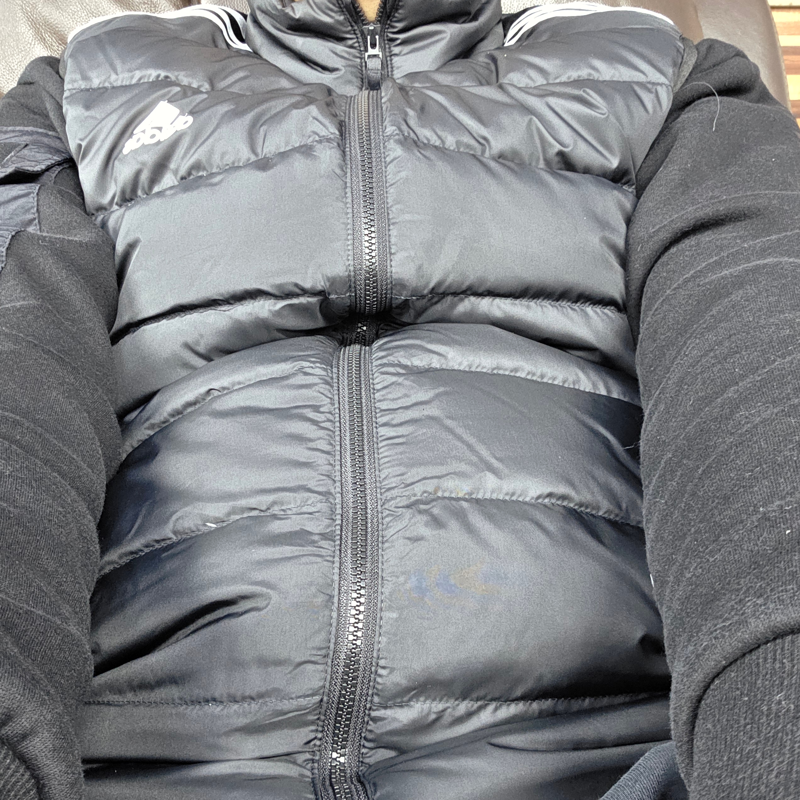 Adidas Essential 3S Light Down Vest Black - KR Sizing 착용 스타일 - 2