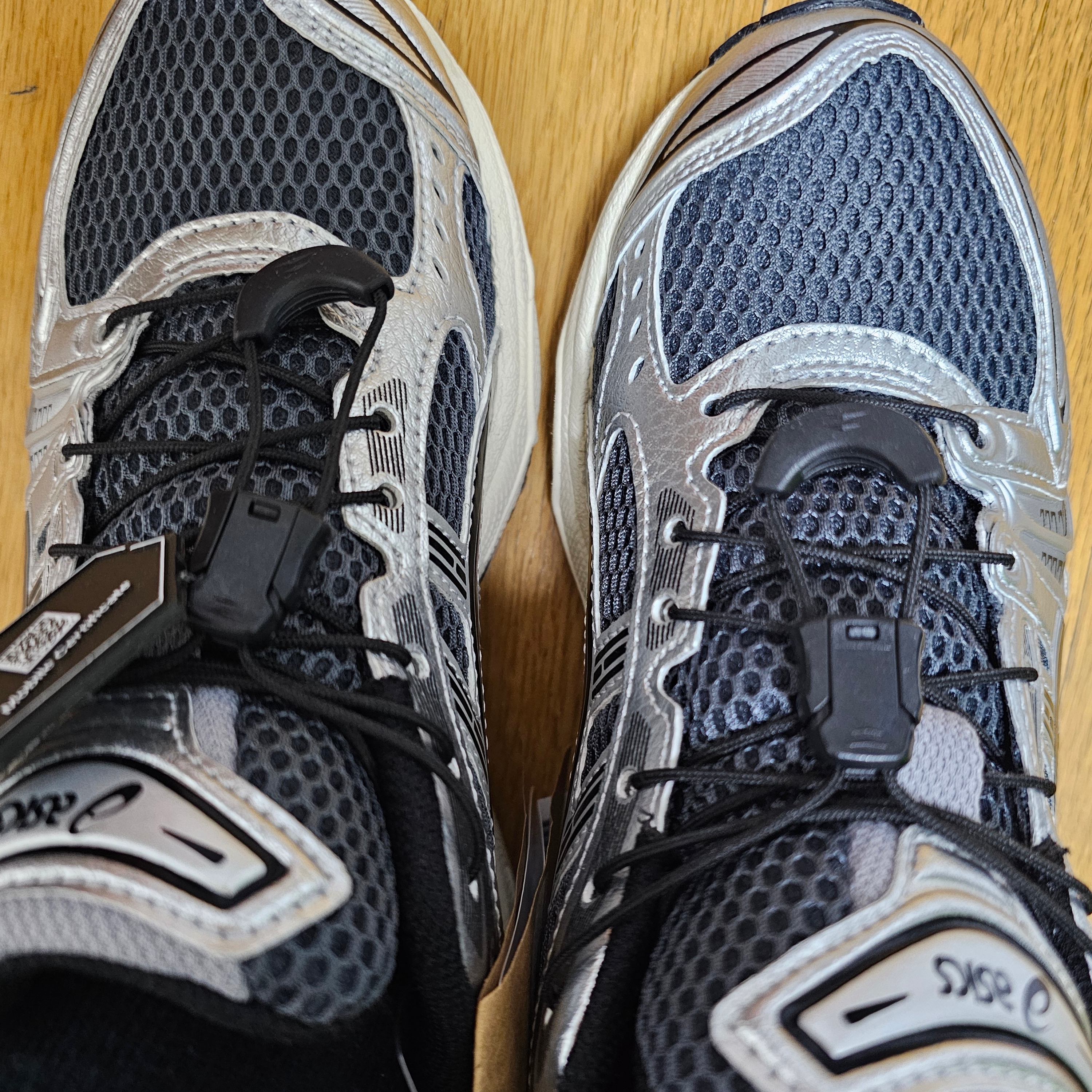 Asics Unlimited Gel-Kayano 14 Carrier Grey Black 착용 스타일