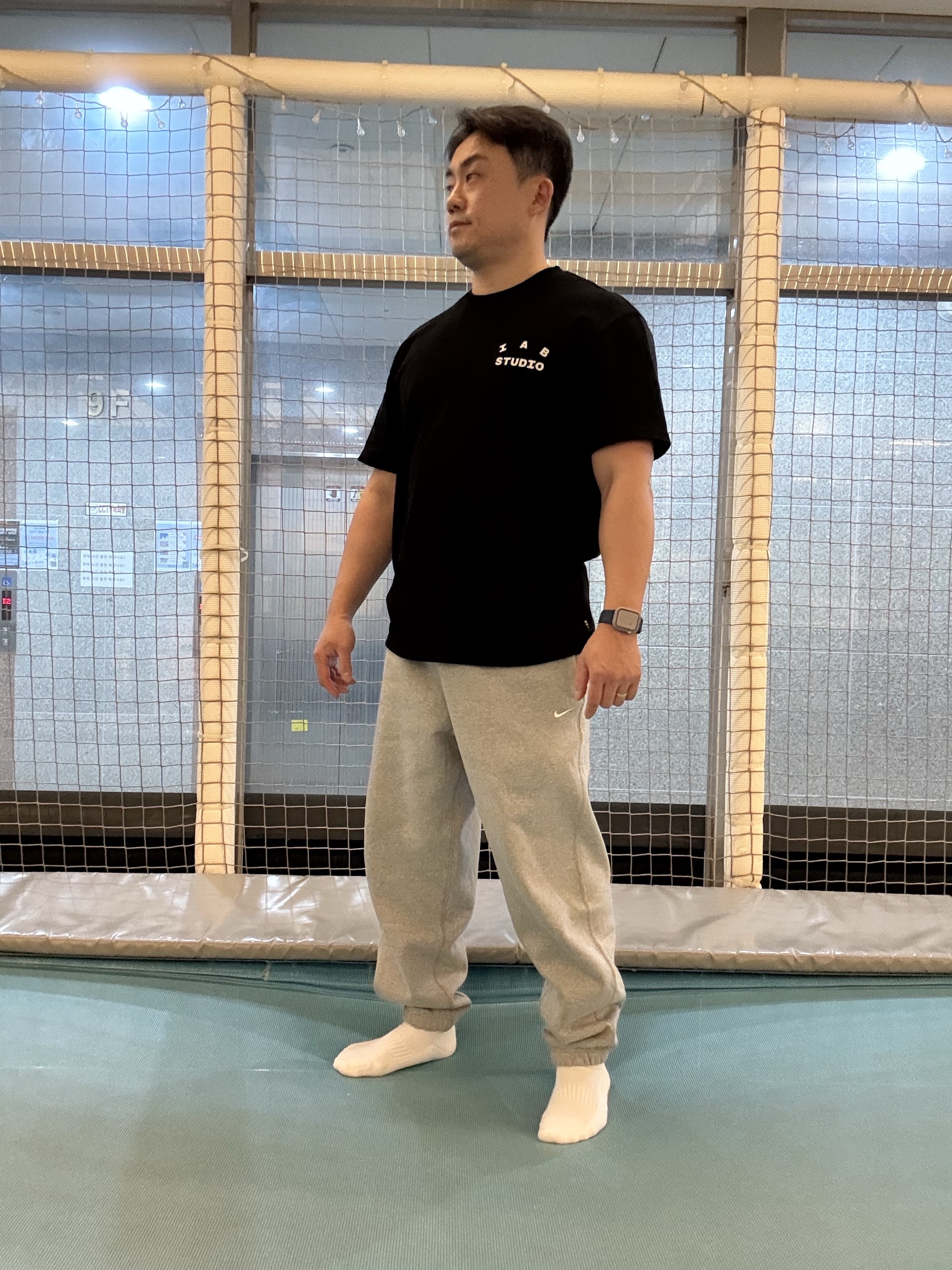 Nike NRG Solo Swoosh Fleece Pants Dark Grey Heather - Asia, IAB Studio T-Shirt Black White 착용 스타일
