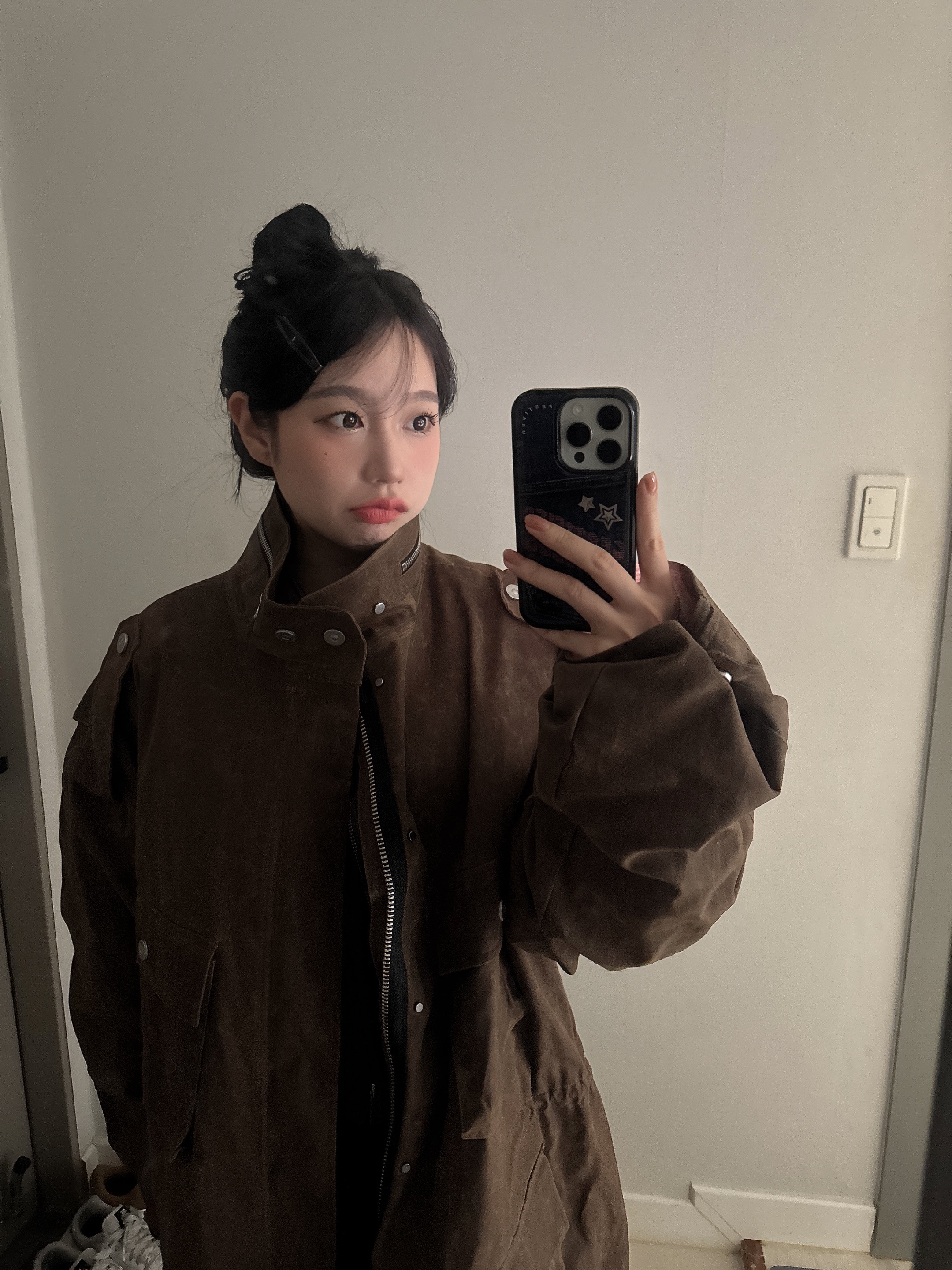 Vacant Archive Broner Waxed Field Jacket Brown, Vacant Archive Neah Knitted Zip-Up Brown 착용 스타일 - 1