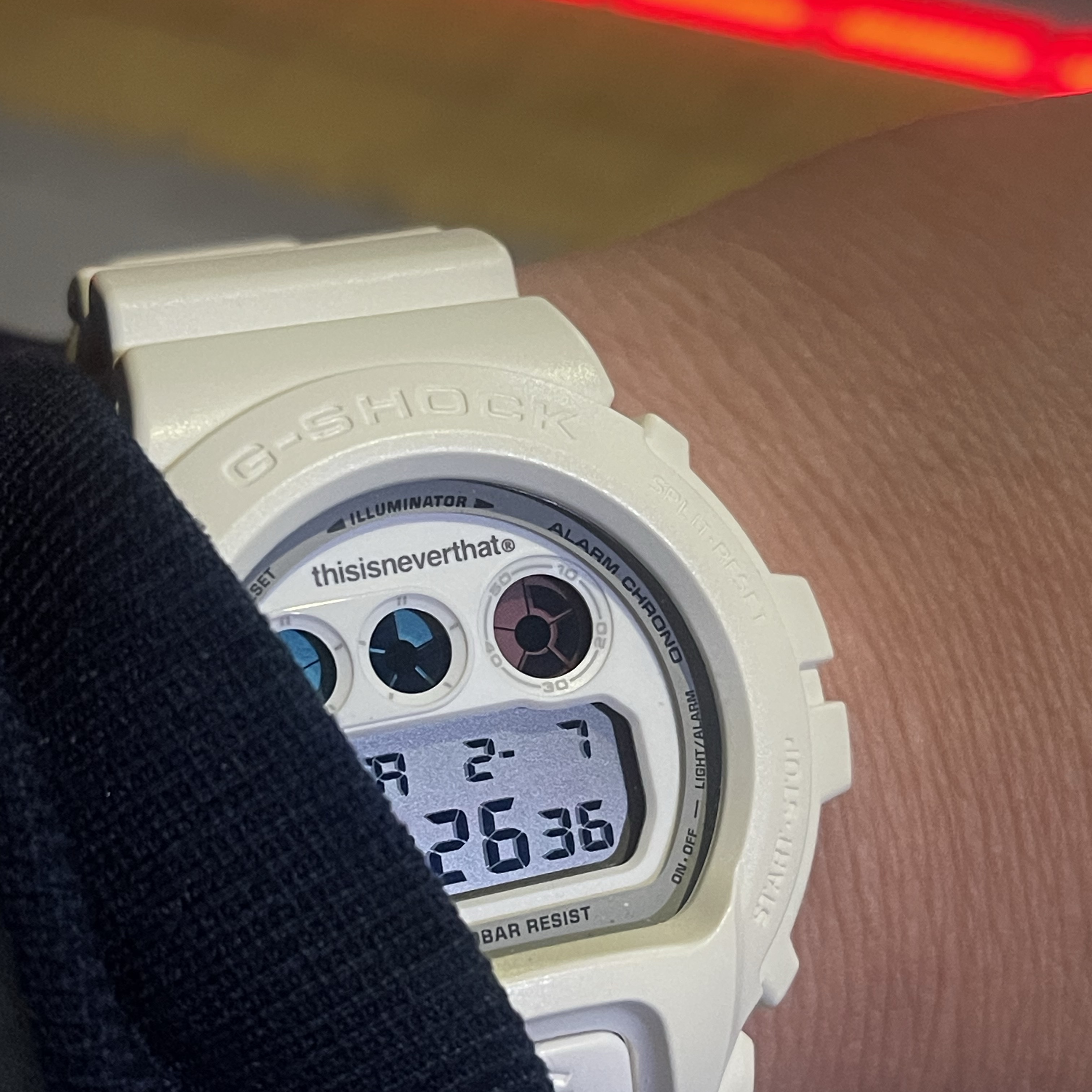 Casio G-Shock x Thisisneverthat DW-6900TNT24-7DF Ivory 착용 스타일 - 2