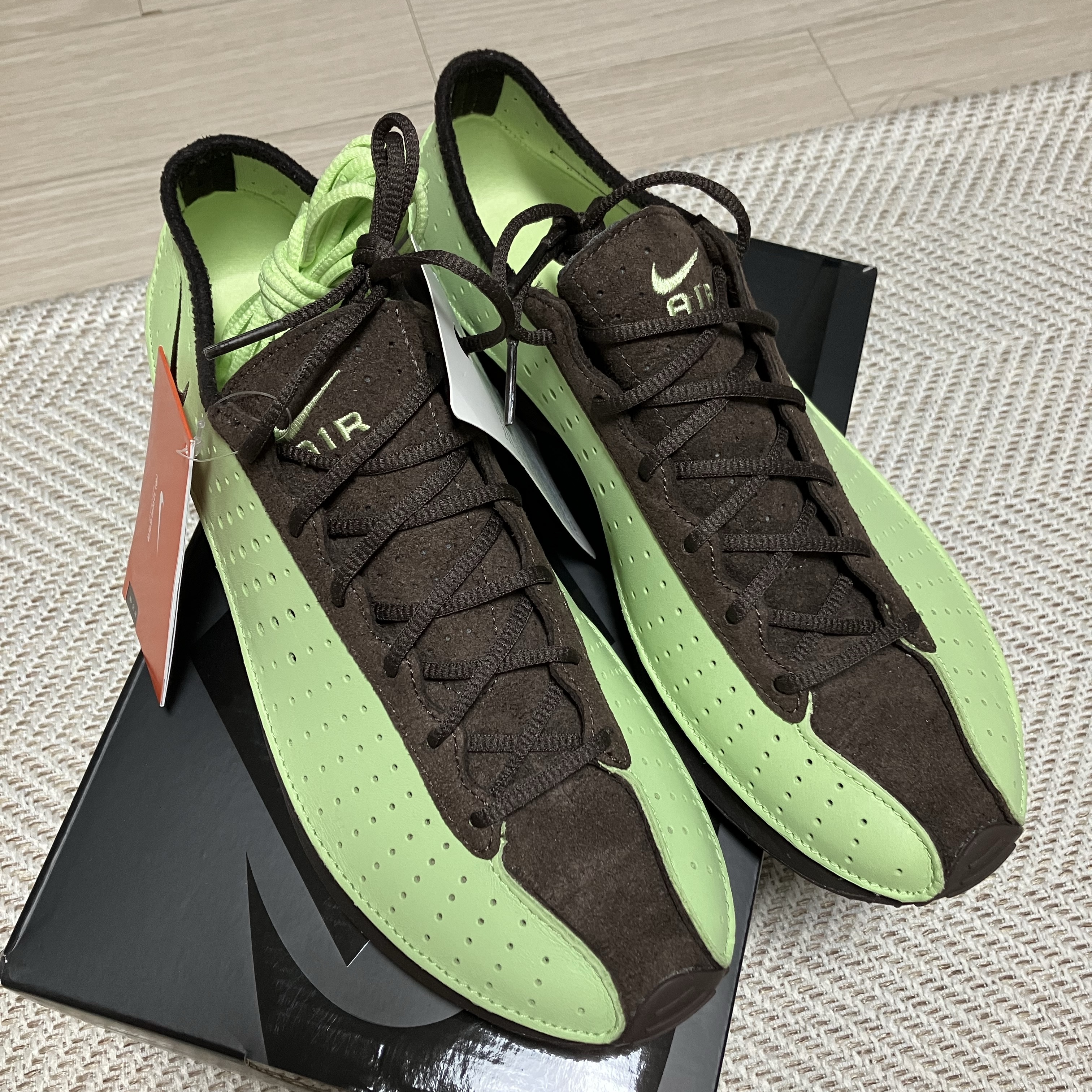 (W) Nike Air Superfly Lab Green and Baroque Brown 착용 스타일 - 1