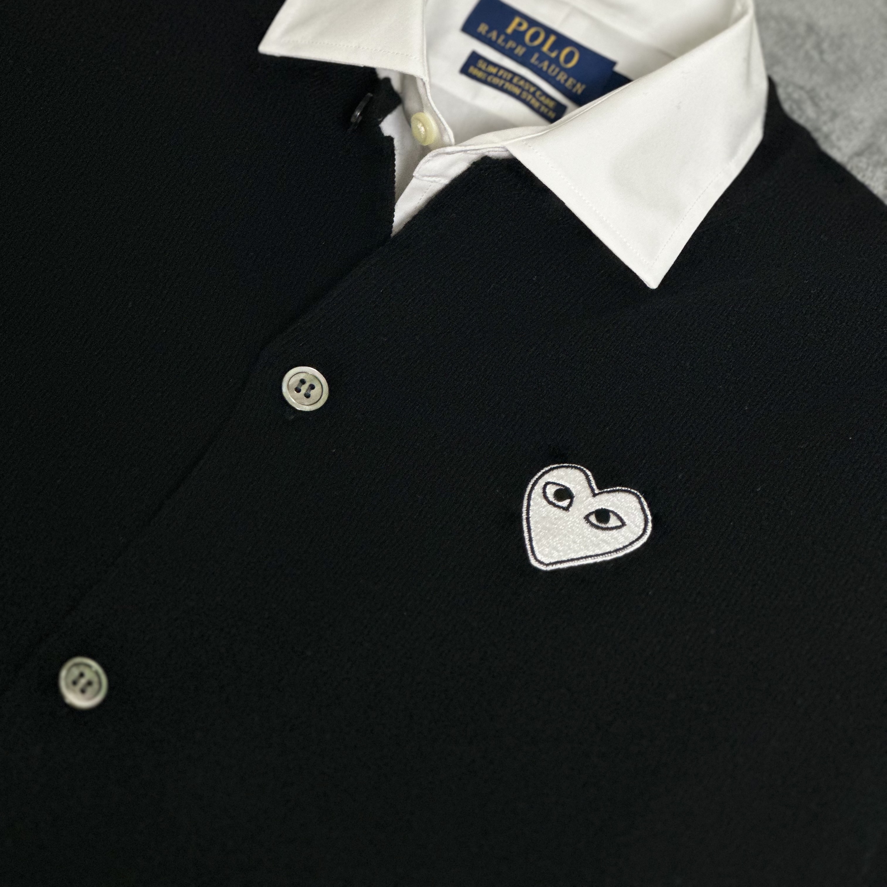 Play Comme des Garcons White Heart Knit Cardigan Black 착용 스타일