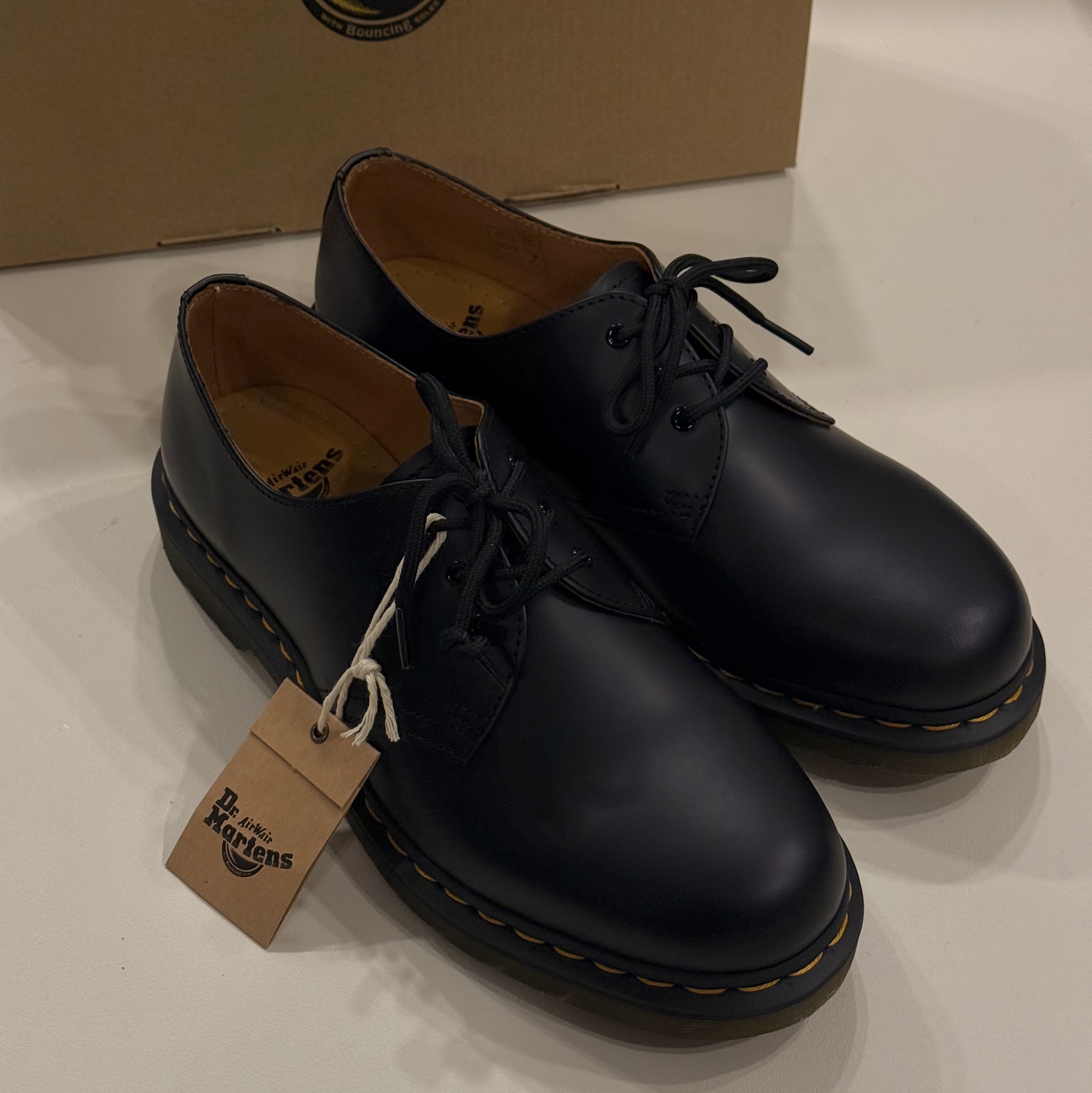 Dr. Martens 1461 Smooth Black 착용 스타일 - 1