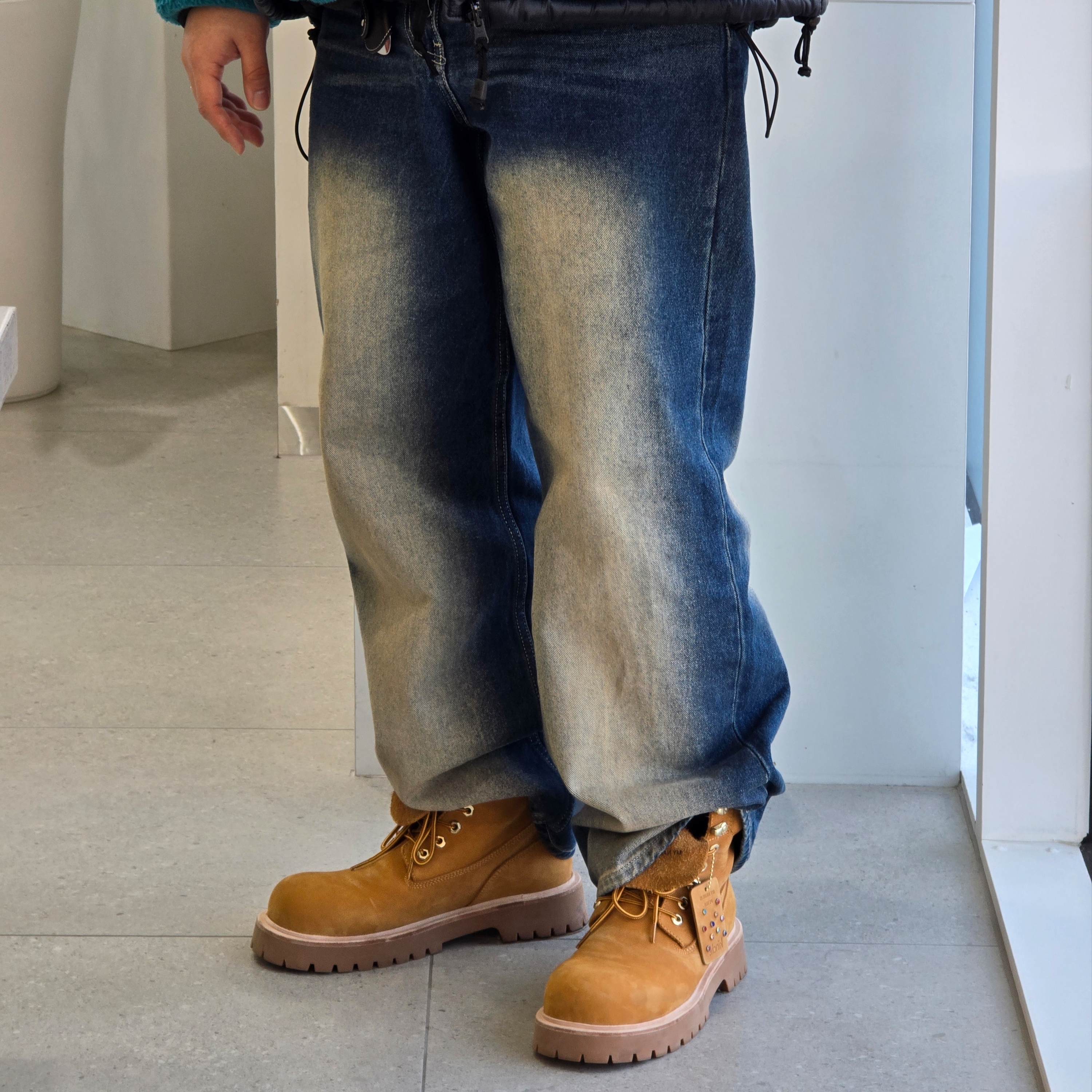 Satur Brooklyn Newtro Wide Pants Washed Denim Blue, Kinchi x My Name Is Peter Boots - 888 (a) Yellow 착용 스타일