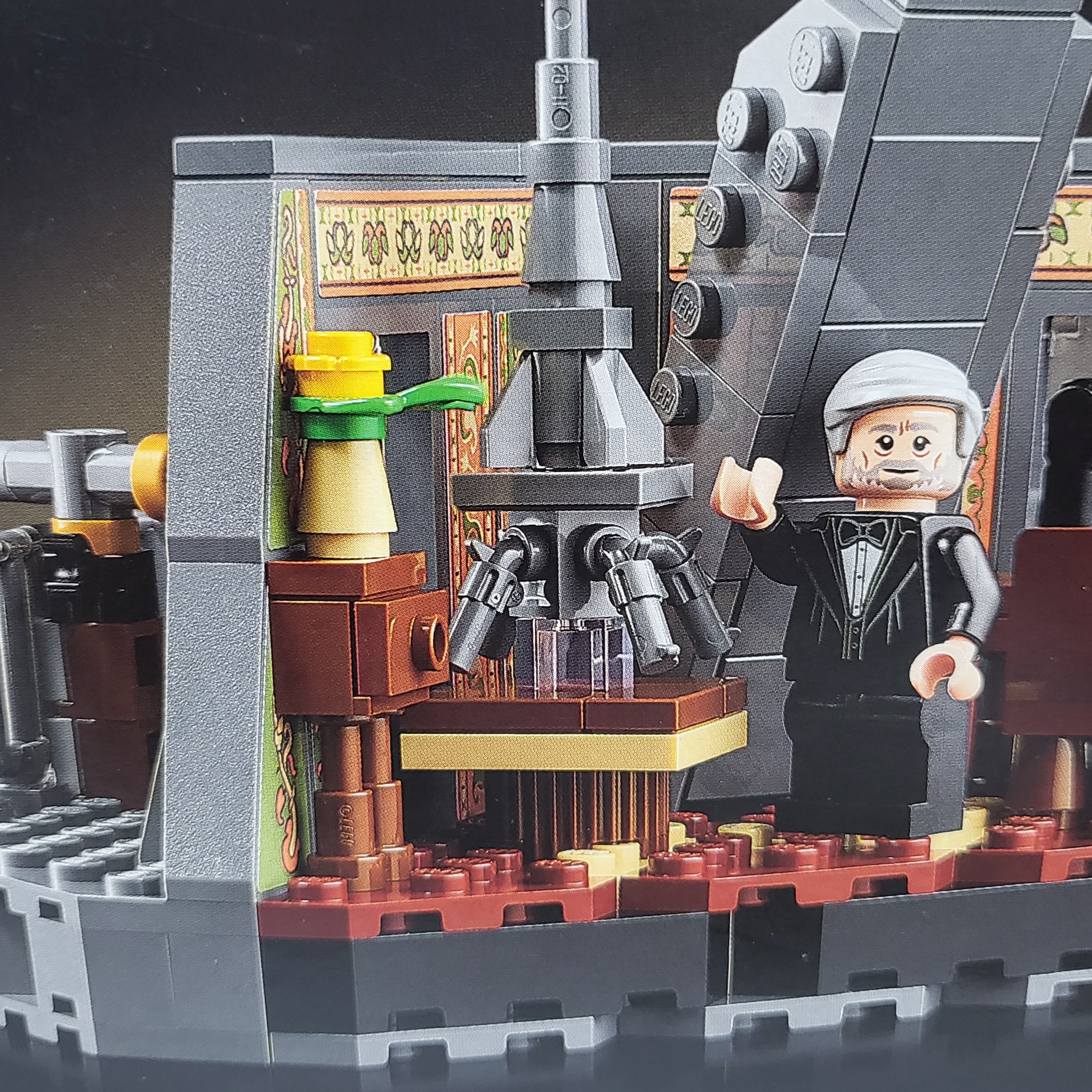 Lego Eiffel’s Apartment 착용 스타일