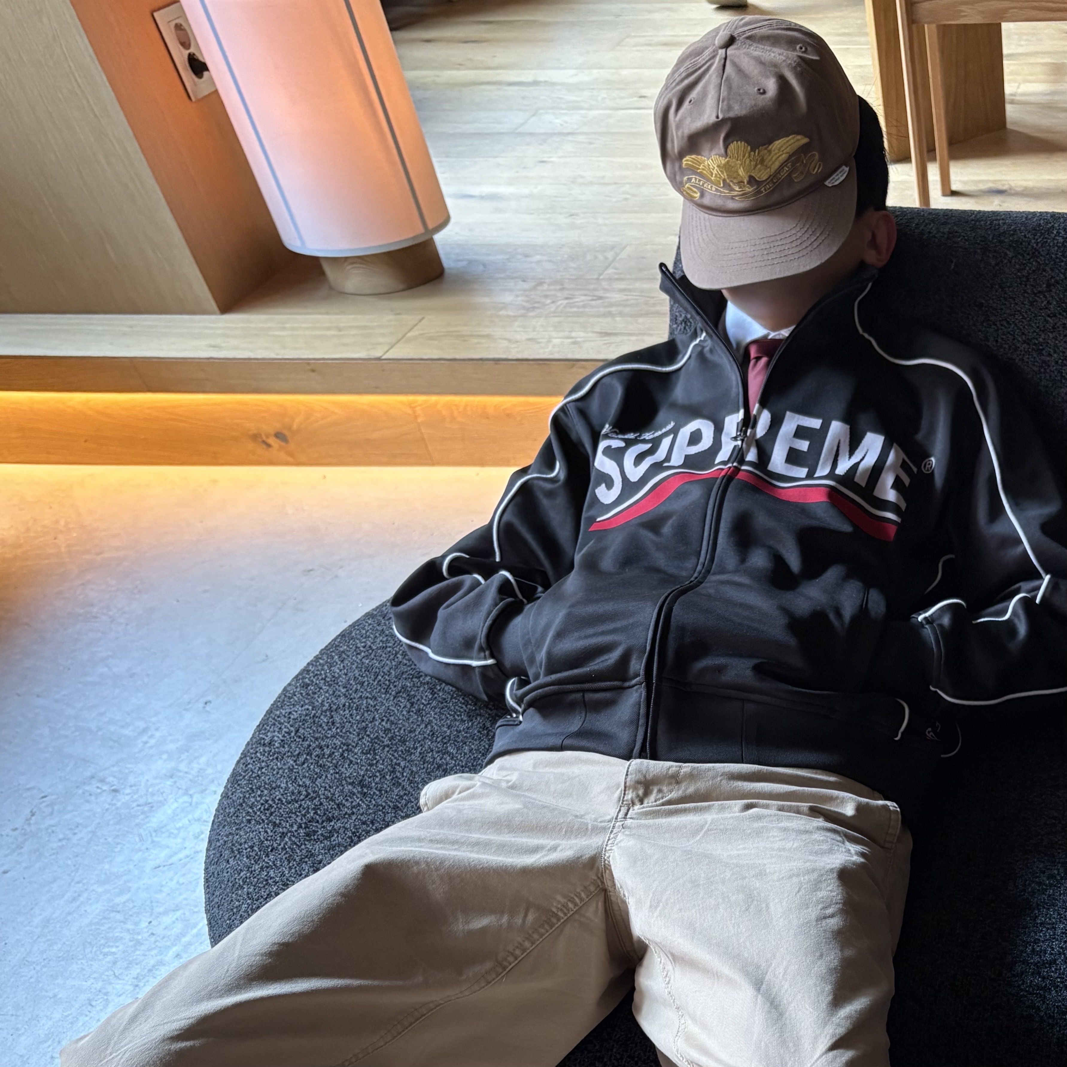 Supreme World Famous Jacquard Track Jacket Black - 22FW, Haruta HS-906 Penny Loafer Black 착용 스타일 - 1