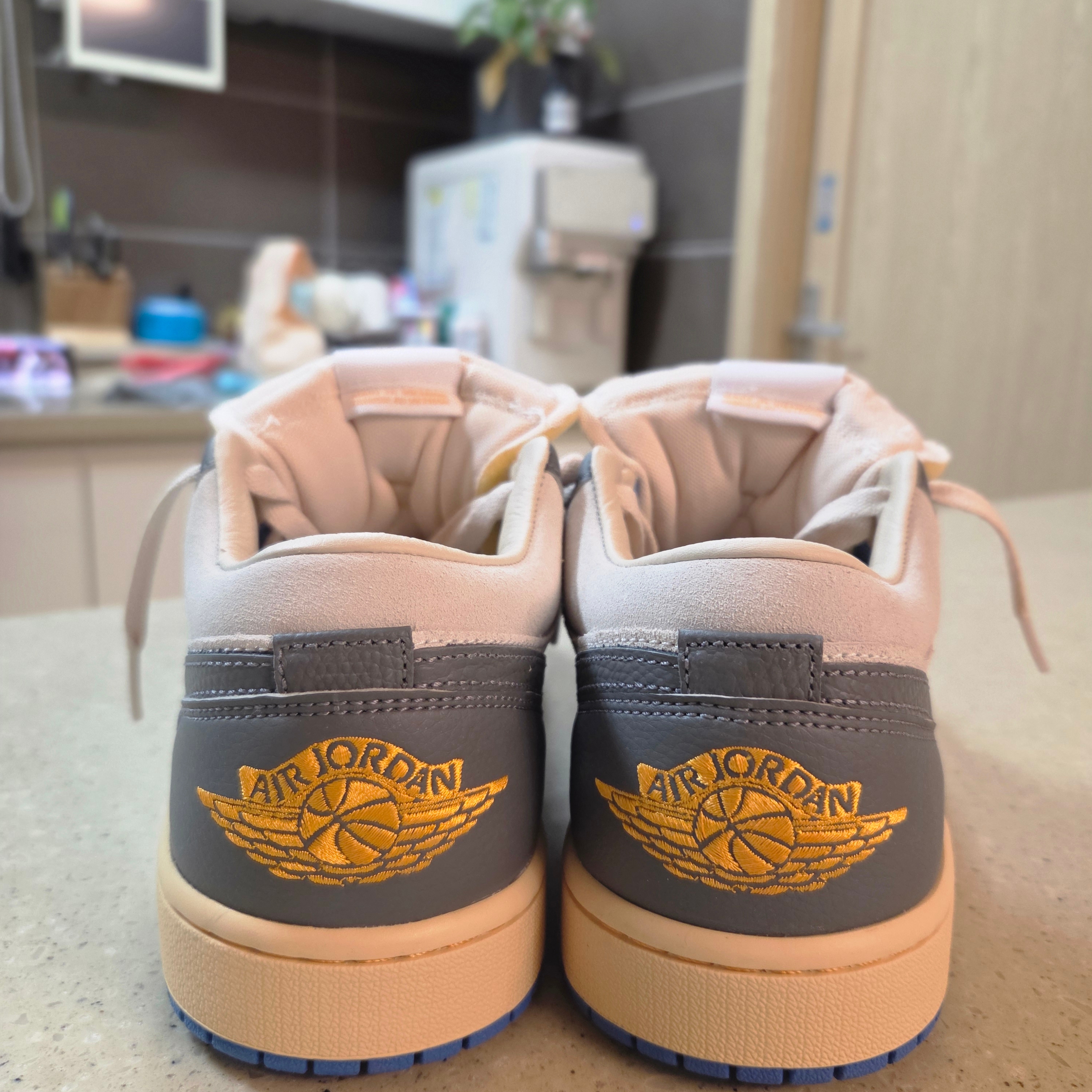 Jordan 1 Low SE Tokyo 96 착용 스타일 - 3