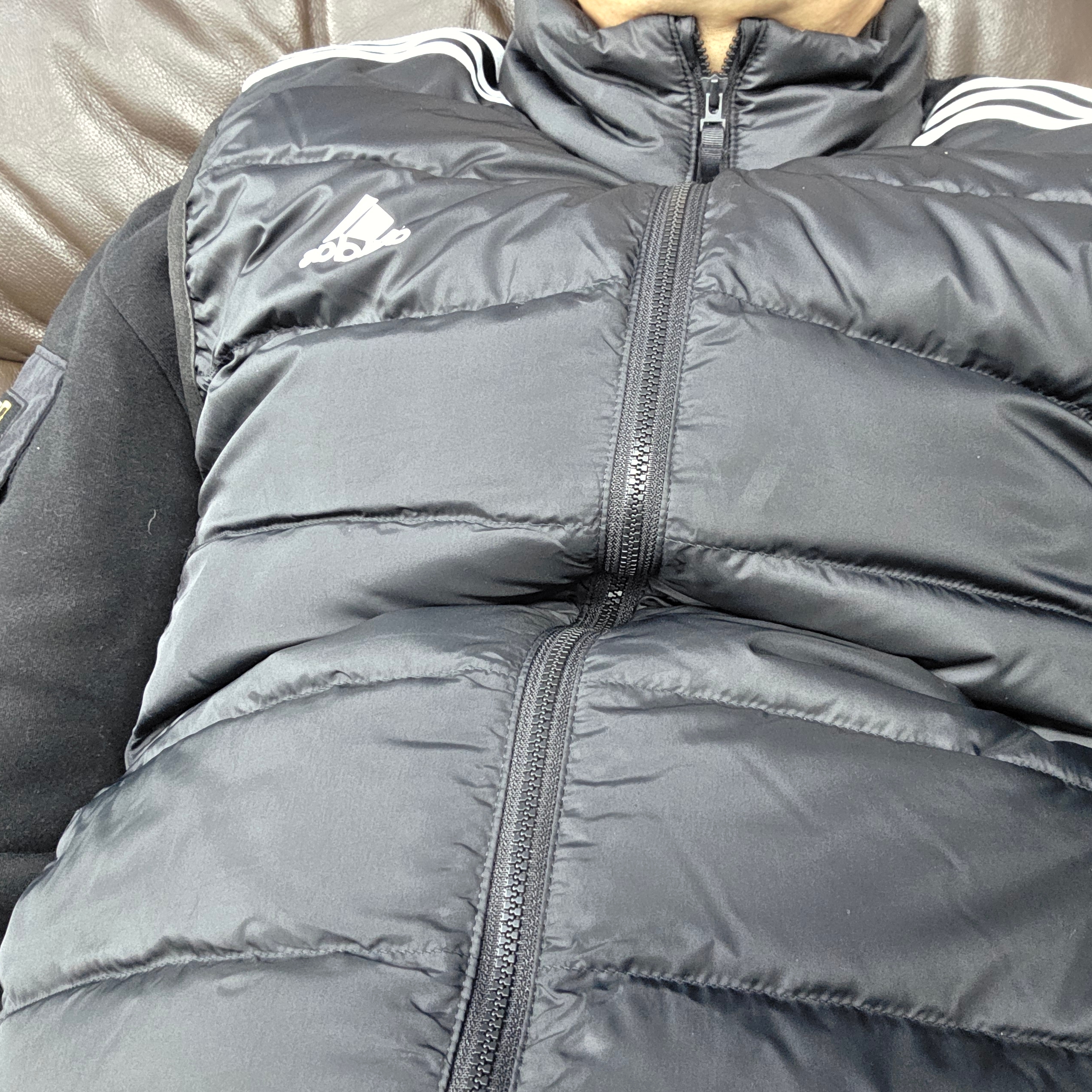 Adidas Essential 3S Light Down Vest Black - KR Sizing 착용 스타일 - 1